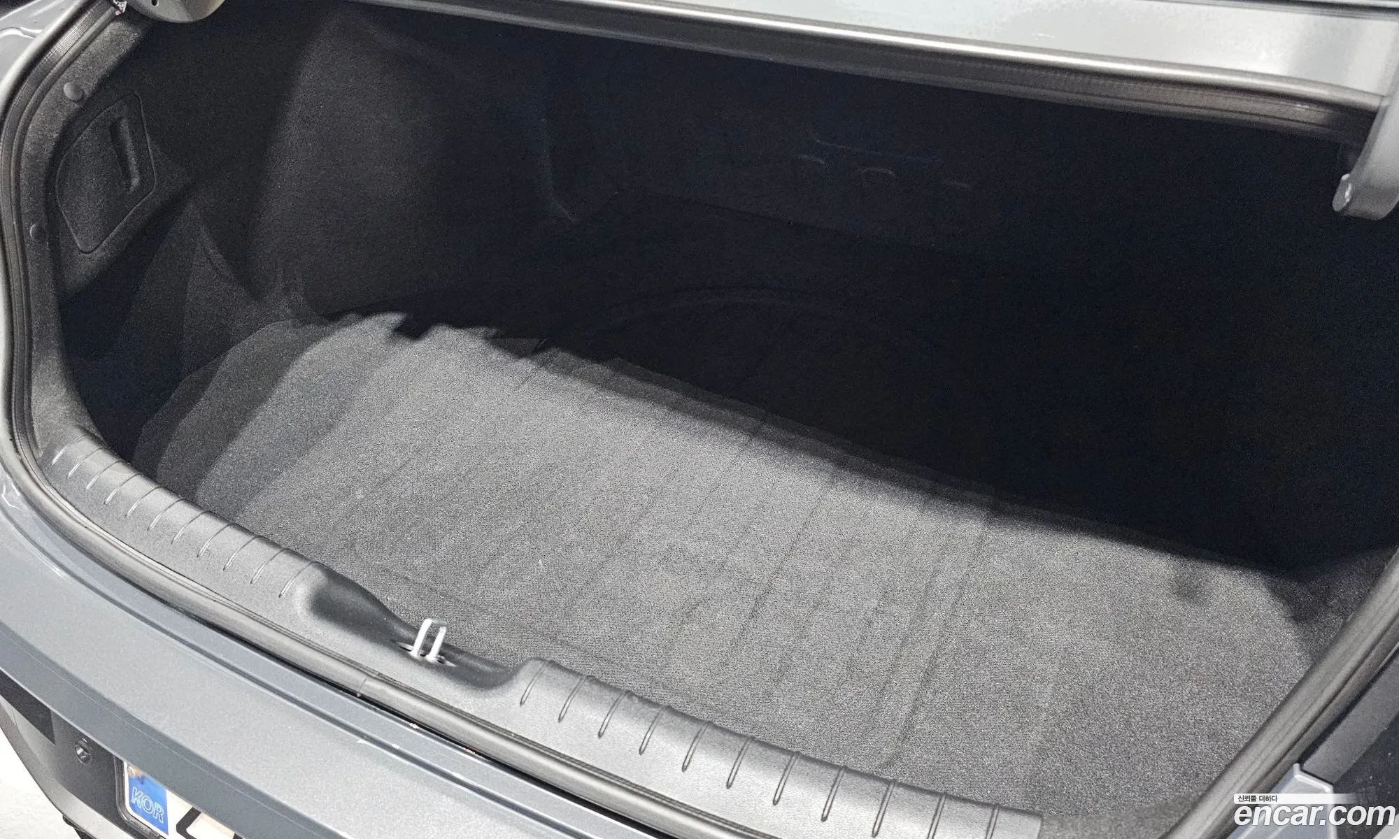 Hyundai Elantra Hybrid 2025 — 12