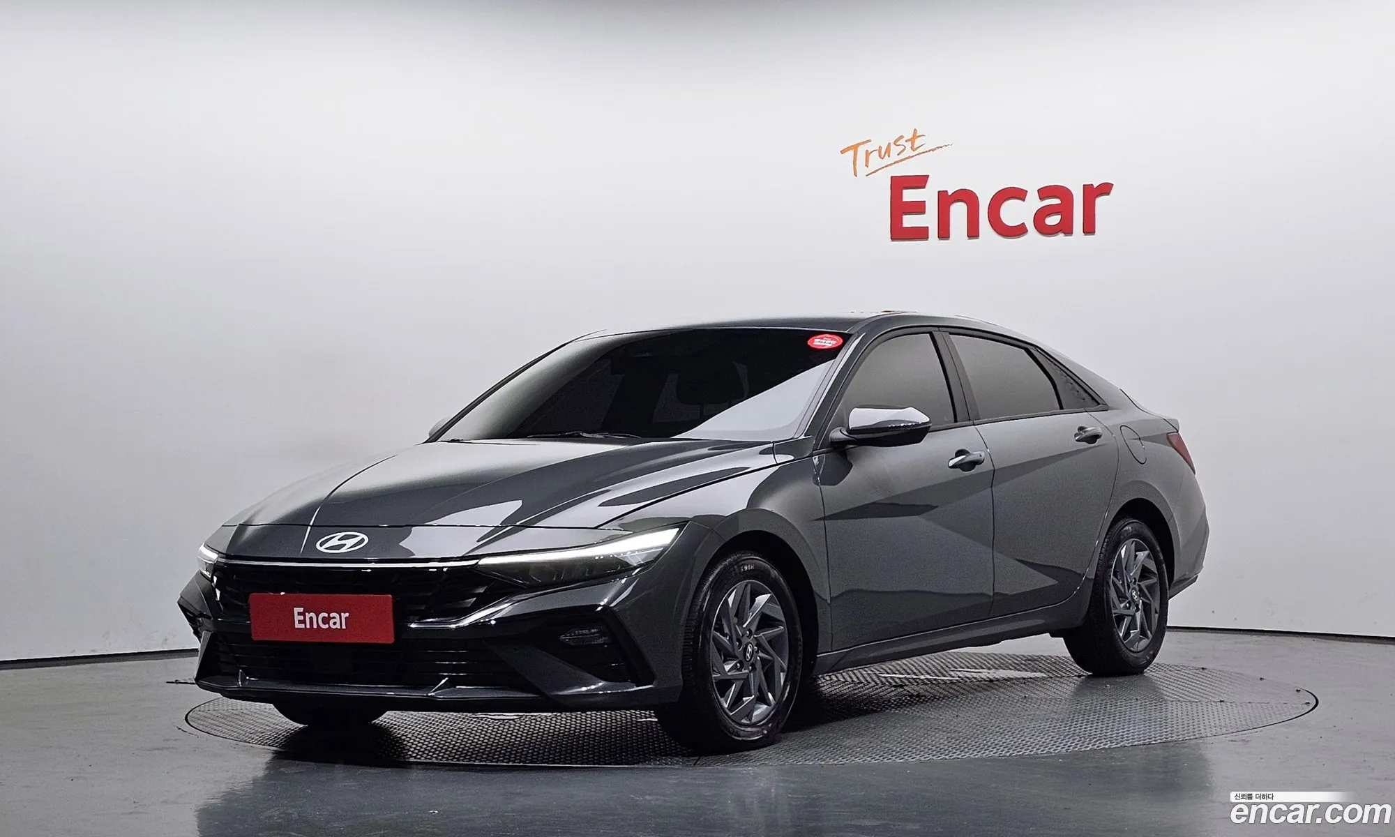 Hyundai Elantra Hybrid 2025 — 13