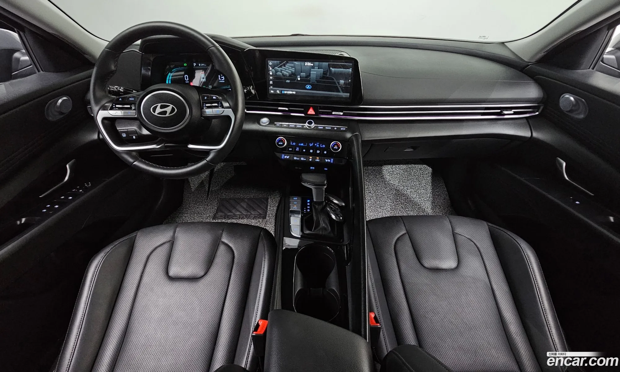 Hyundai Elantra Hybrid 2025 — 8