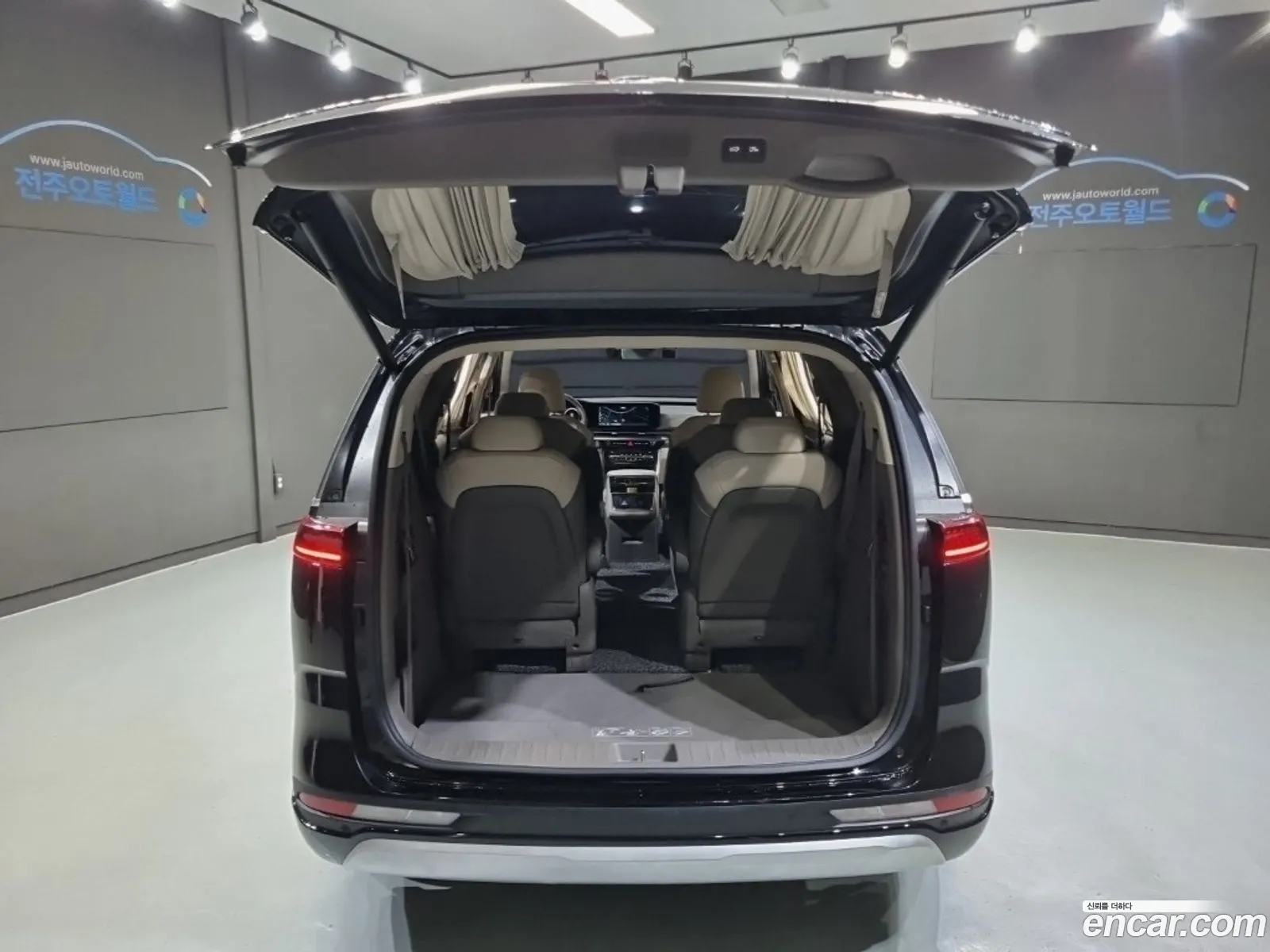 Kia Carnival 2021 — 14