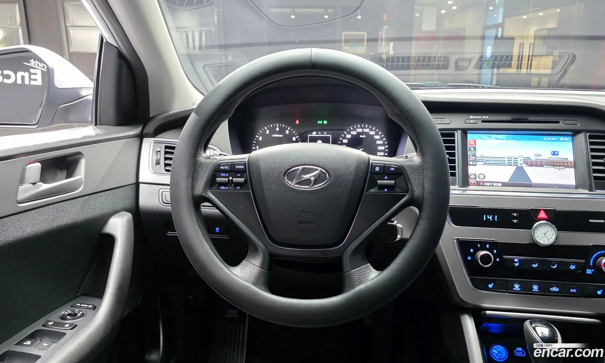Hyundai LF Sonata 2015 KMHE241CBFA149732 — 9