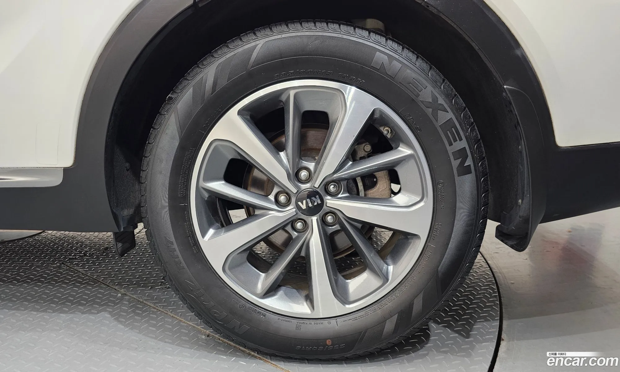Kia Sorento 2017 KNAPG81ABJA413710 — 9