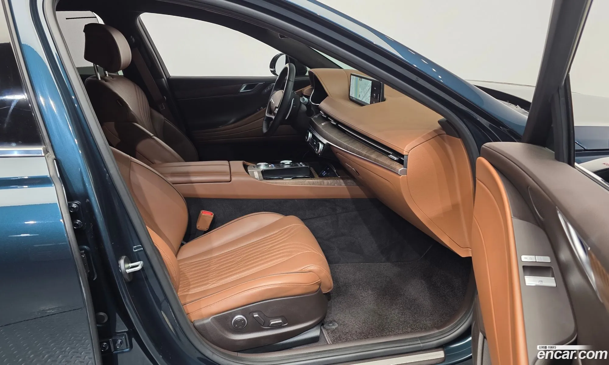 Genesis G80 2023 KMTGB41CDPU178605 — 8