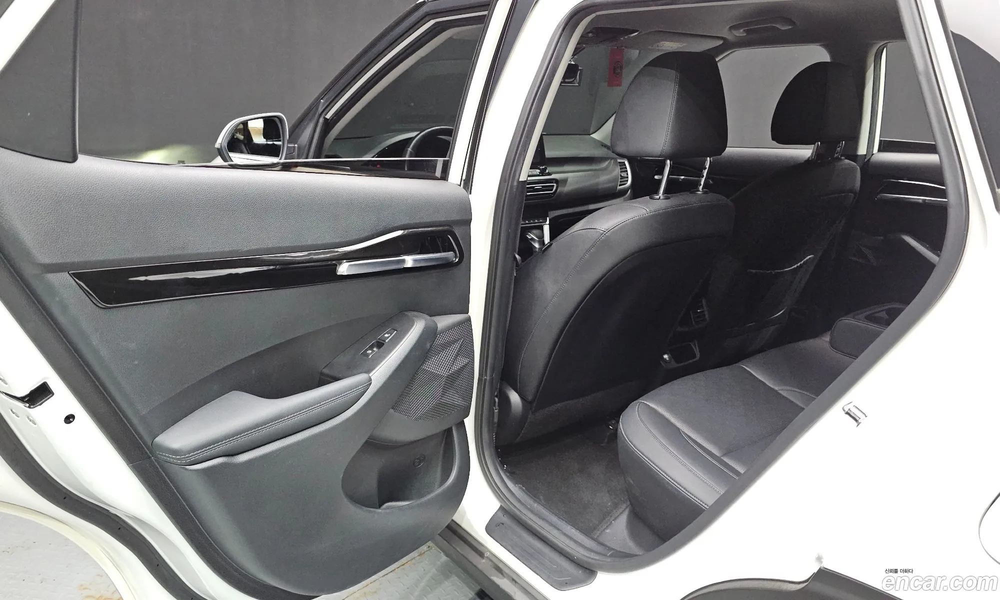 Kia Seltos 2022 KNAET812GPK339685 — 32