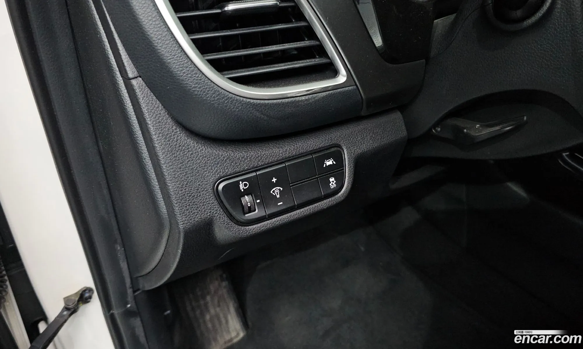 Kia Seltos 2022 KNAET812GPK339685 — 26