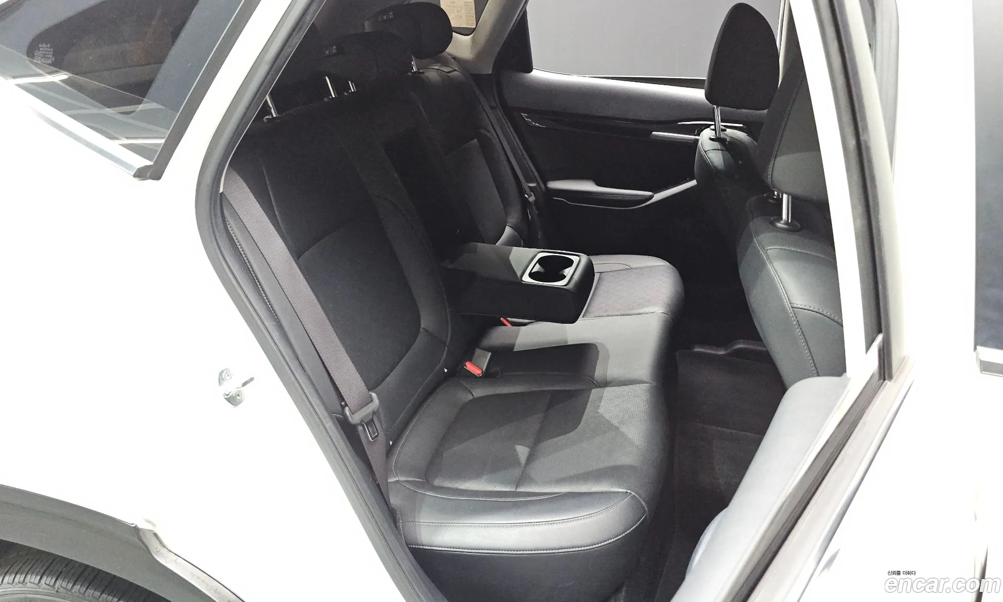 Kia Seltos 2022 KNAET812GPK339685 — 18