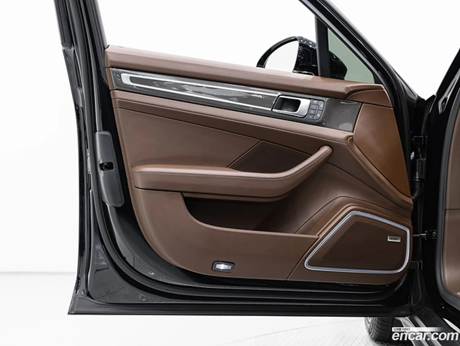 Porsche Panamera 2023 — 19