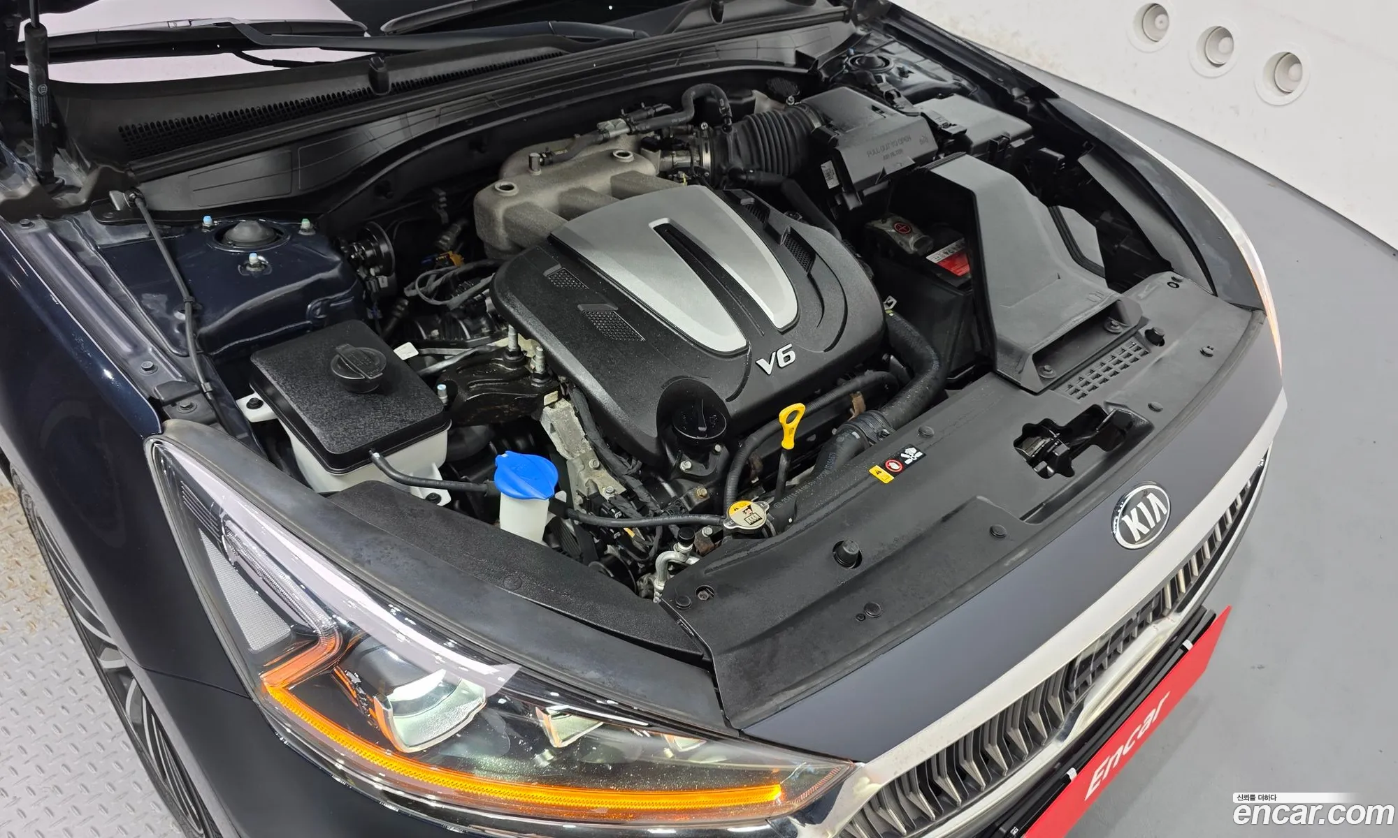 Kia K7 2018 KNALD418BJA146949 — 18