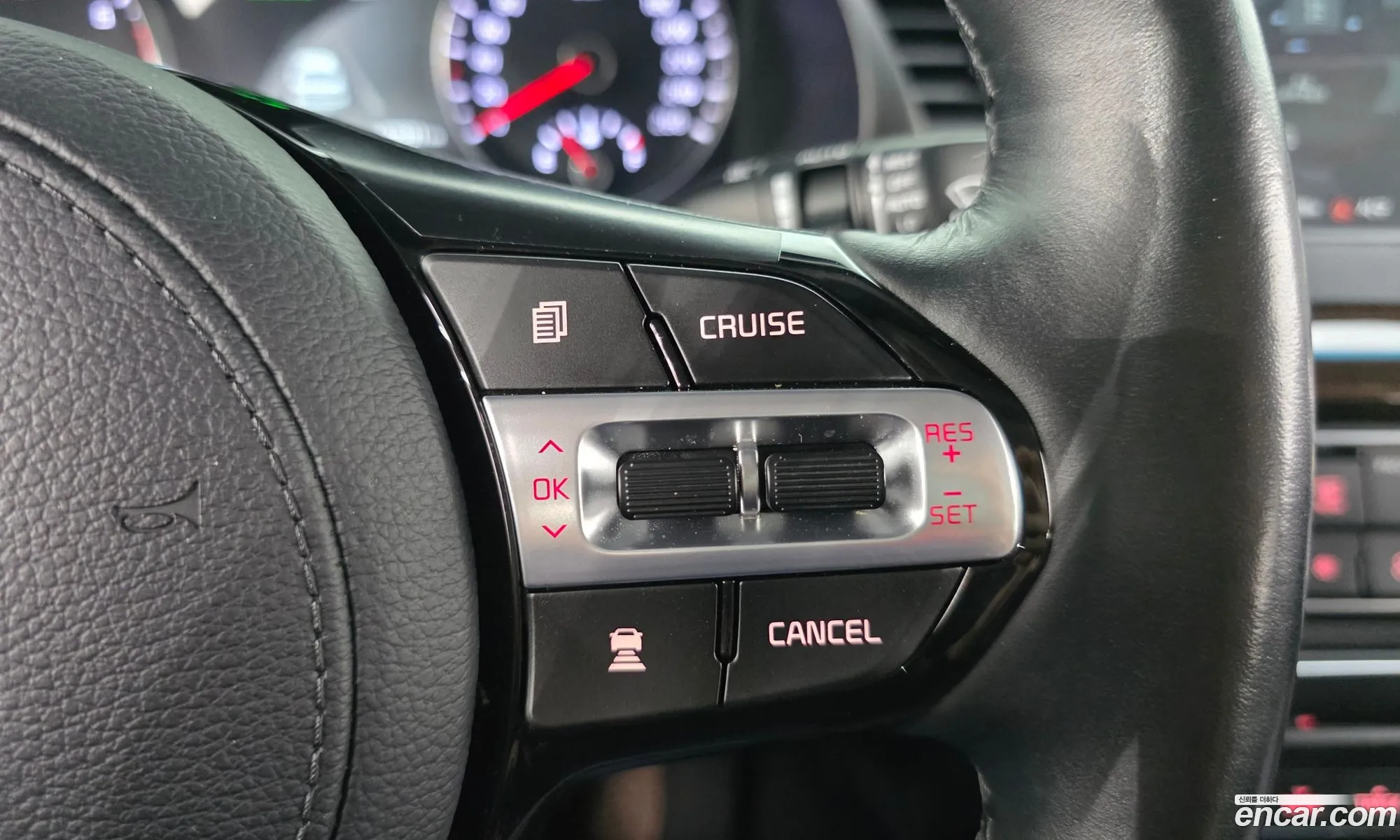 Kia K7 2018 KNALD418BJA146949 — 14
