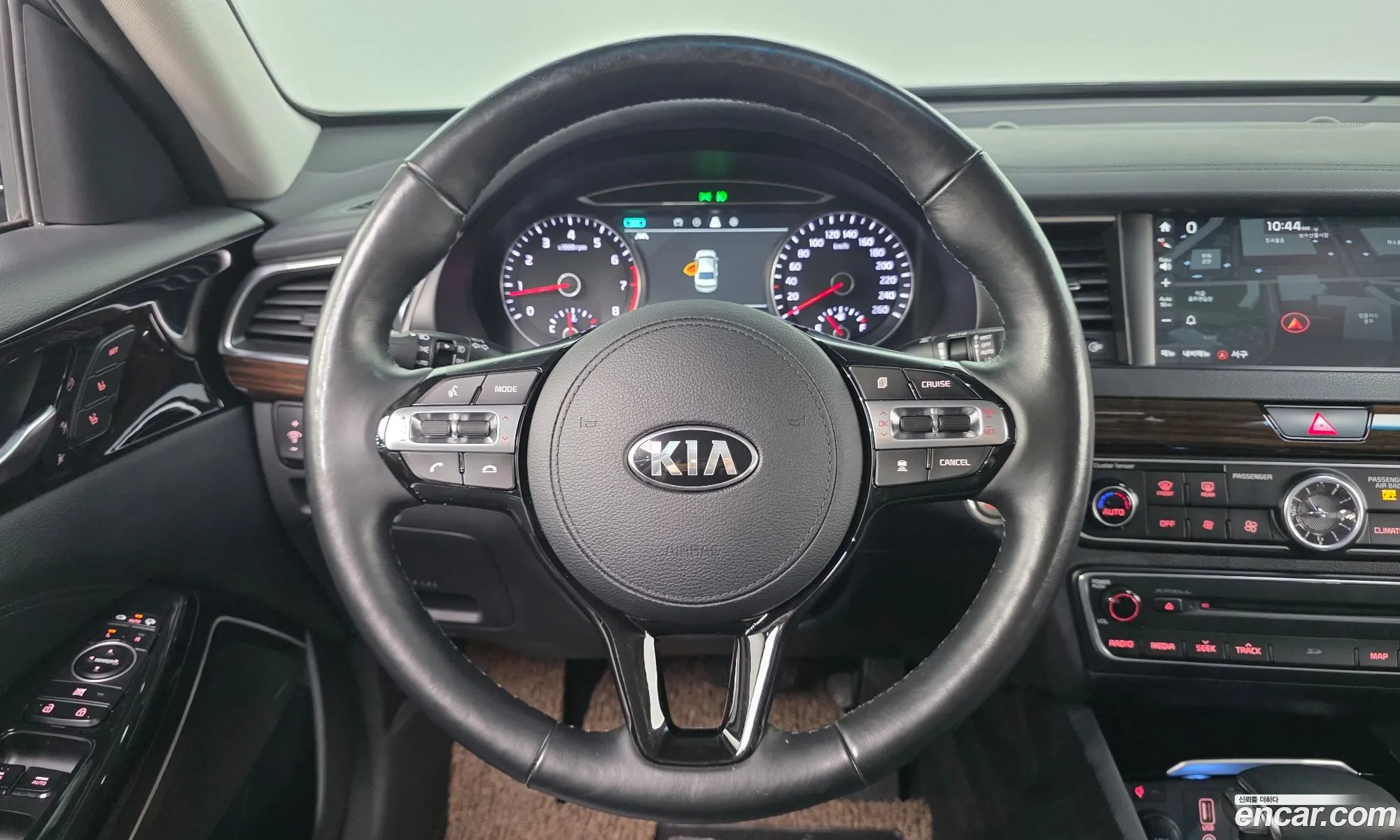 Kia K7 2018 KNALD418BJA146949 — 20
