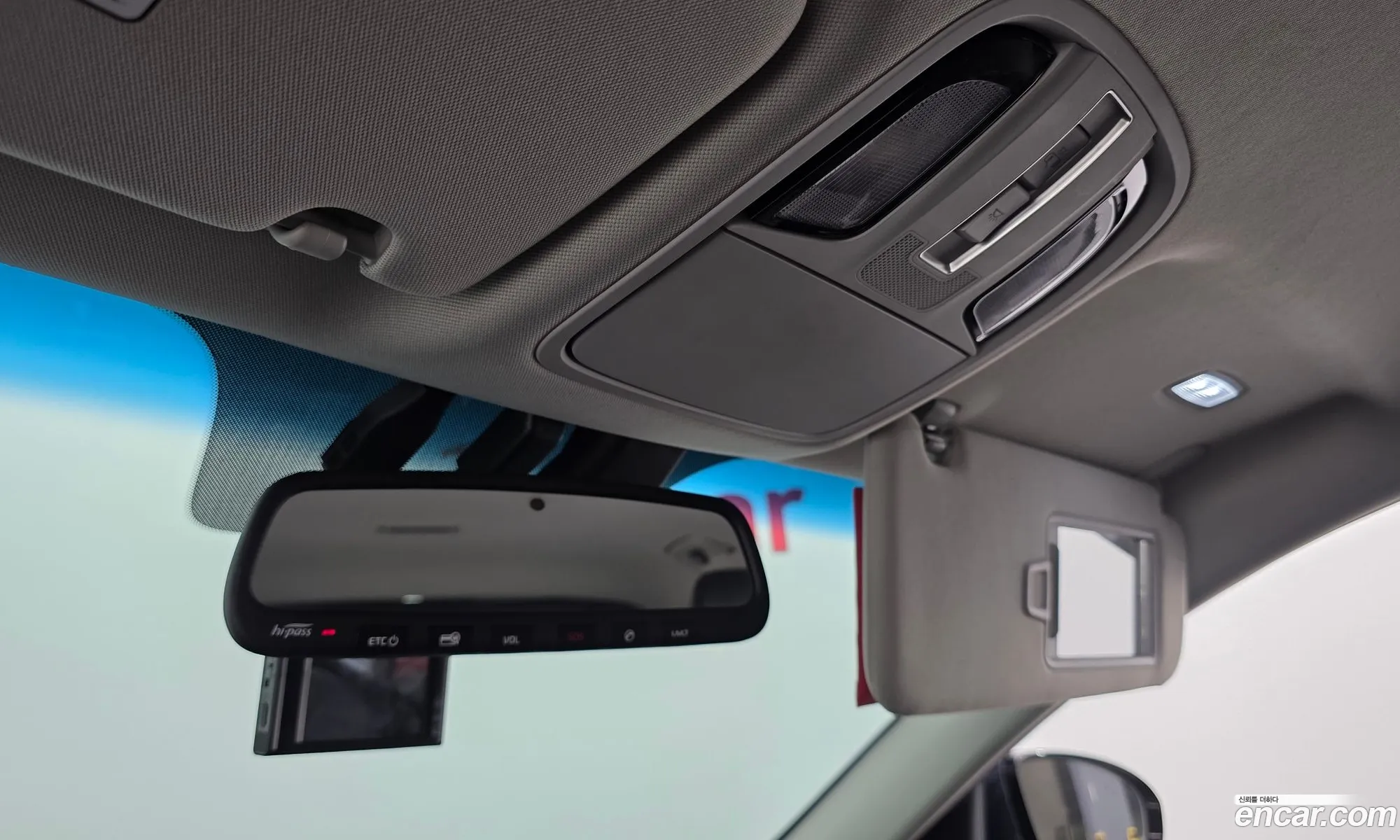Kia K7 2018 KNALD418BJA146949 — 23
