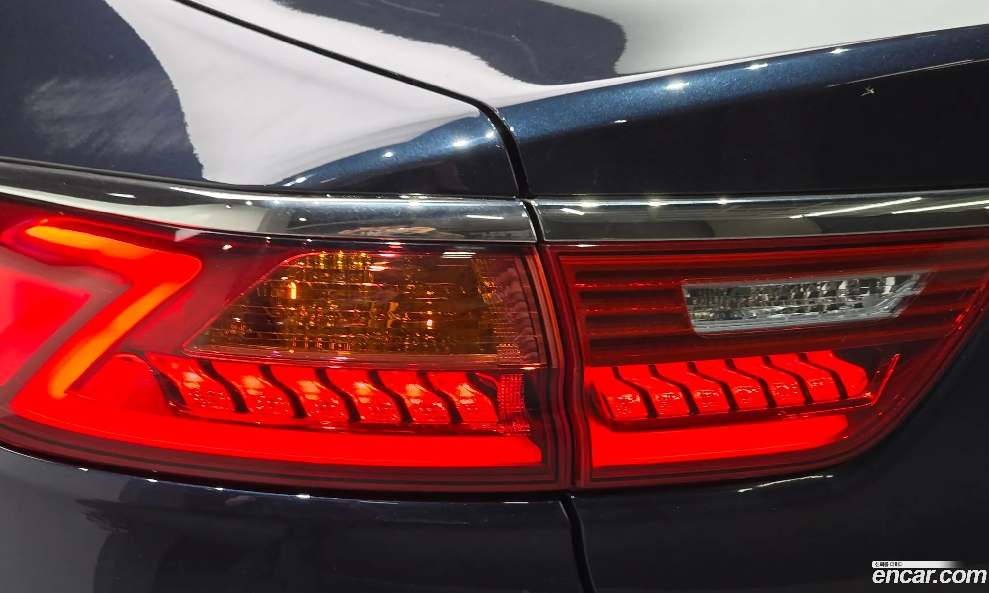 Kia K7 2018 KNALD418BJA146949 — 15