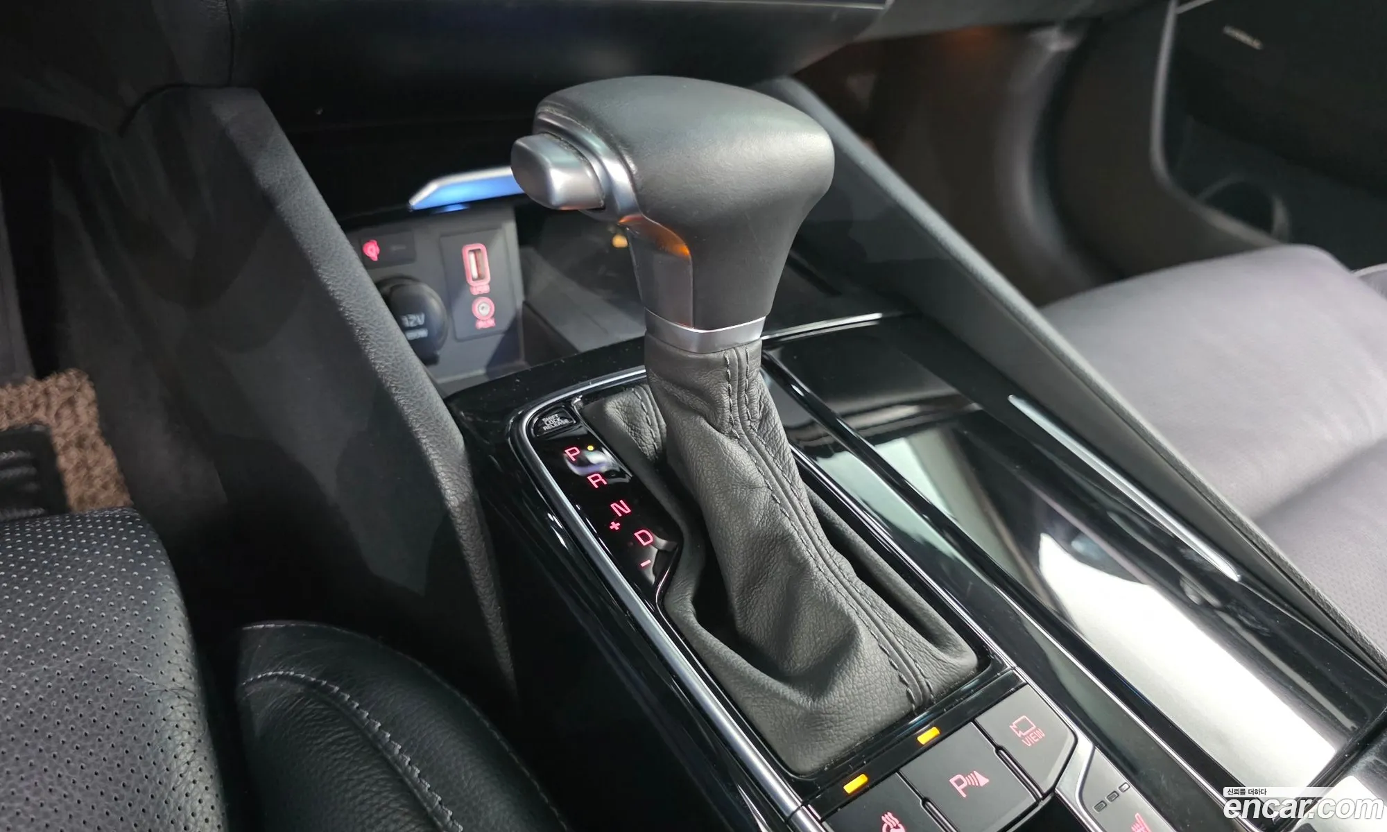 Kia K7 2018 KNALD418BJA146949 — 7