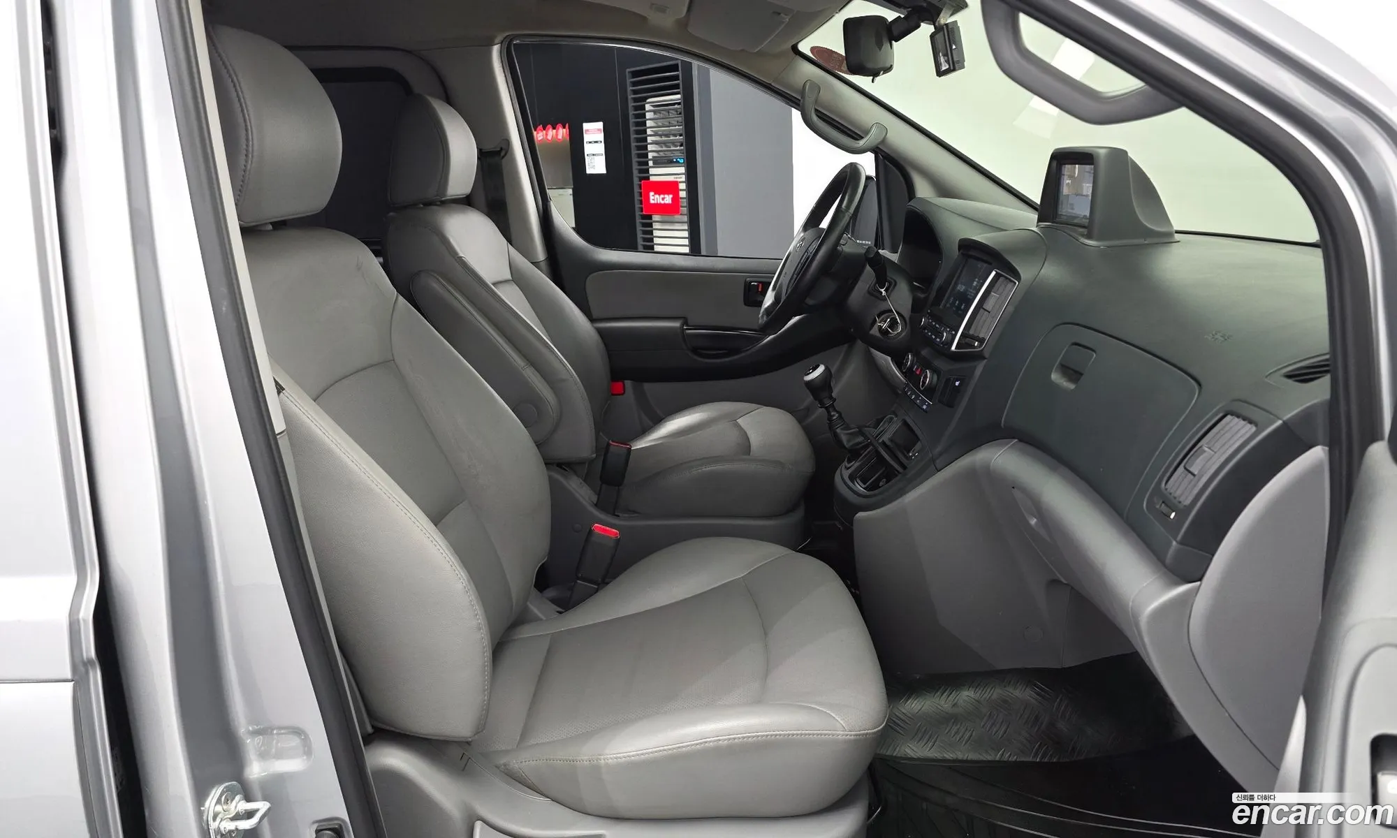 Hyundai Grand Starex 2021 — 29