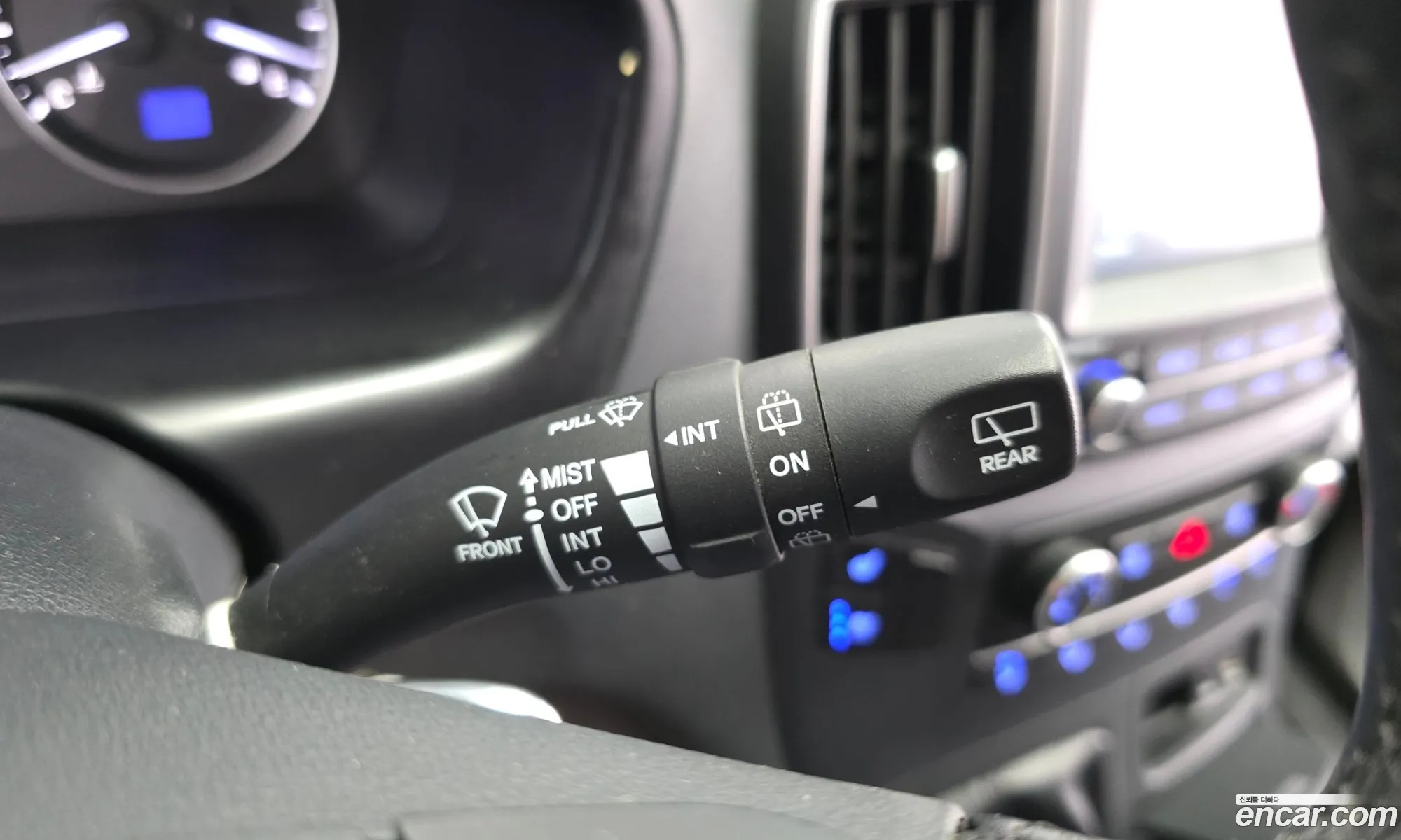 Hyundai Grand Starex 2021 — 18