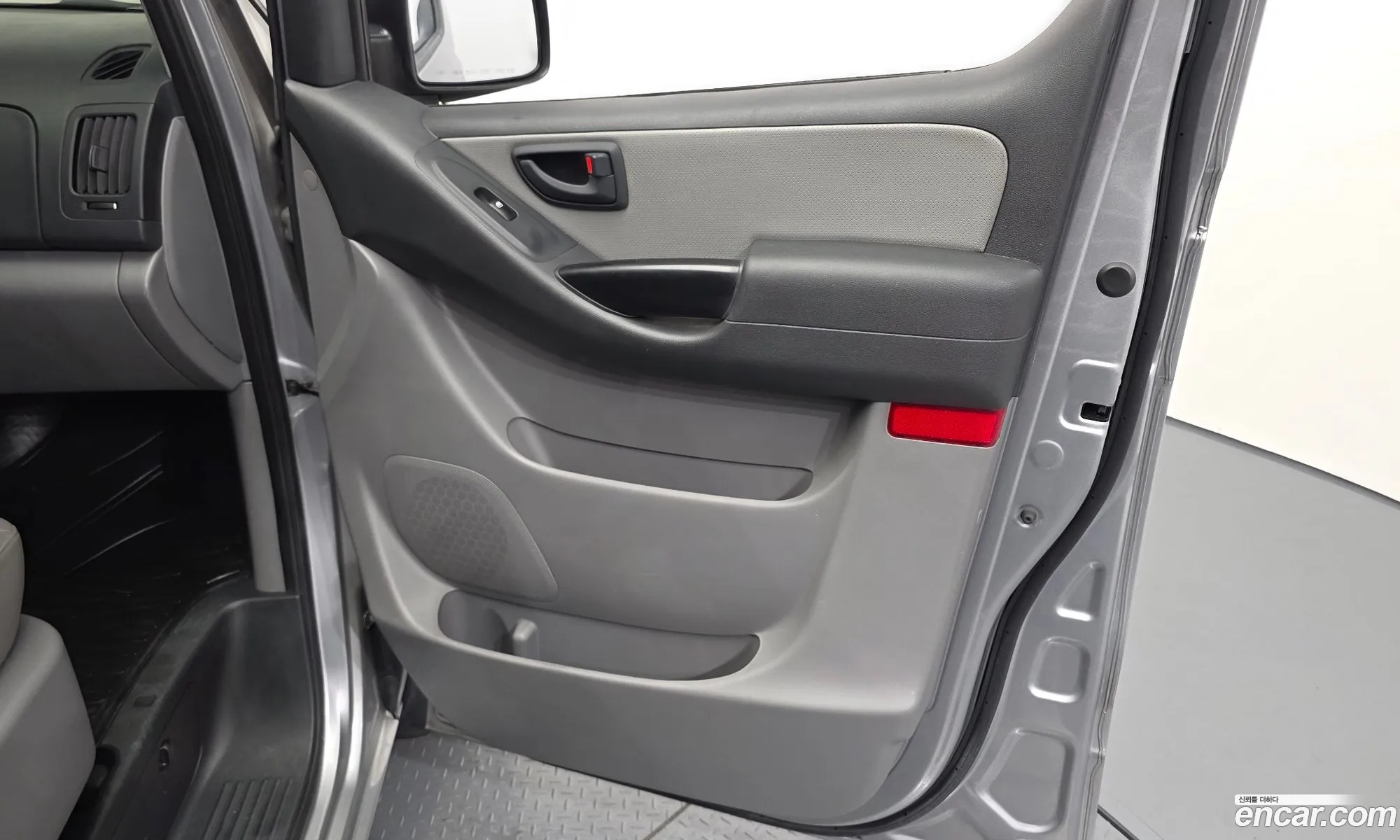 Hyundai Grand Starex 2021 — 23