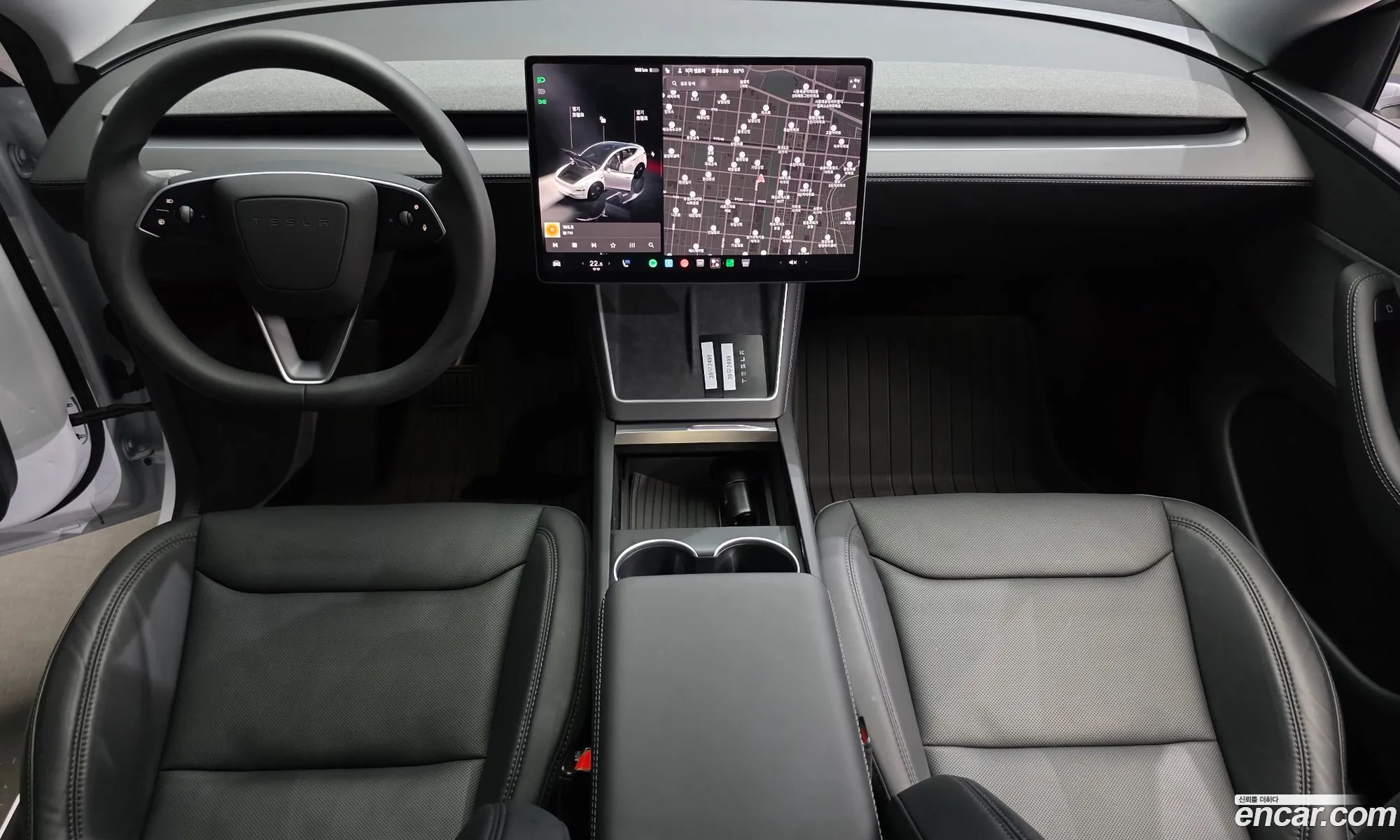 Tesla Model Y 2025 LRWYGCFJ8SC064821 — 18