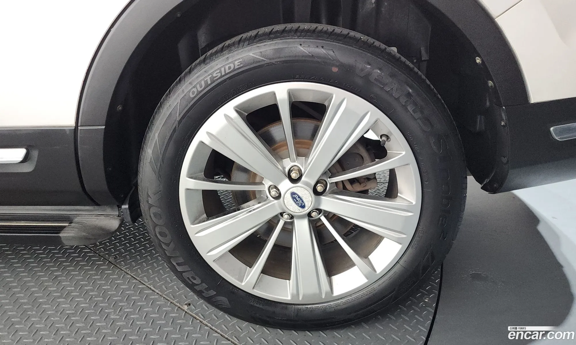 Ford Explorer 2019 — 21