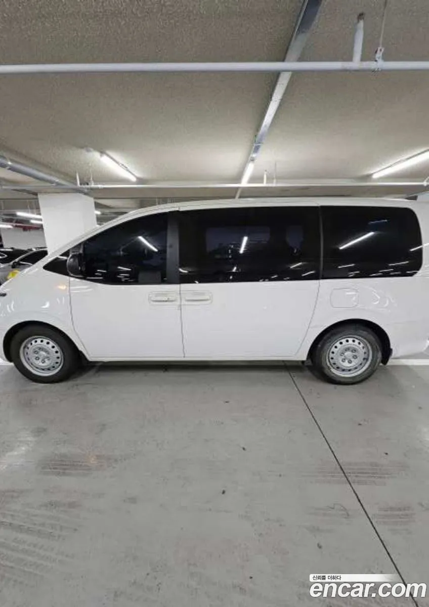 Hyundai Staria 2023 — 11