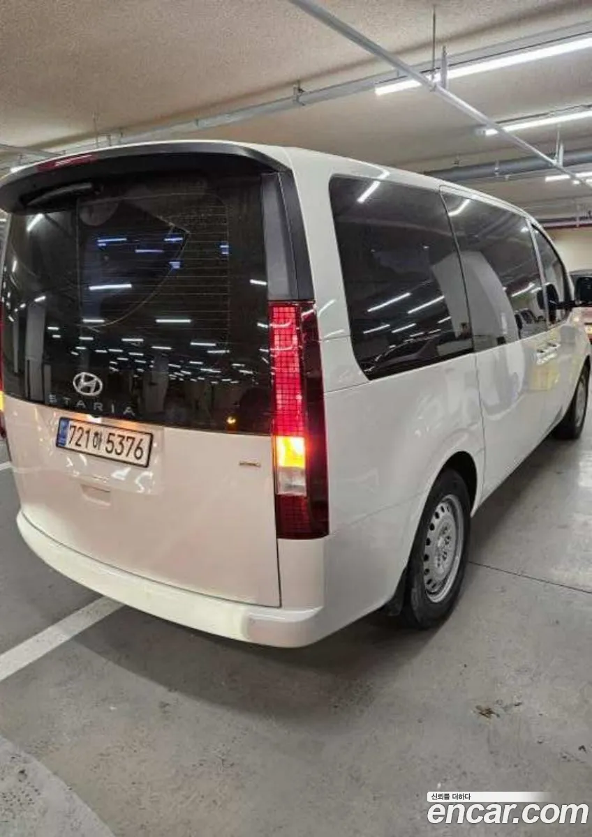 Hyundai Staria 2023 — 3