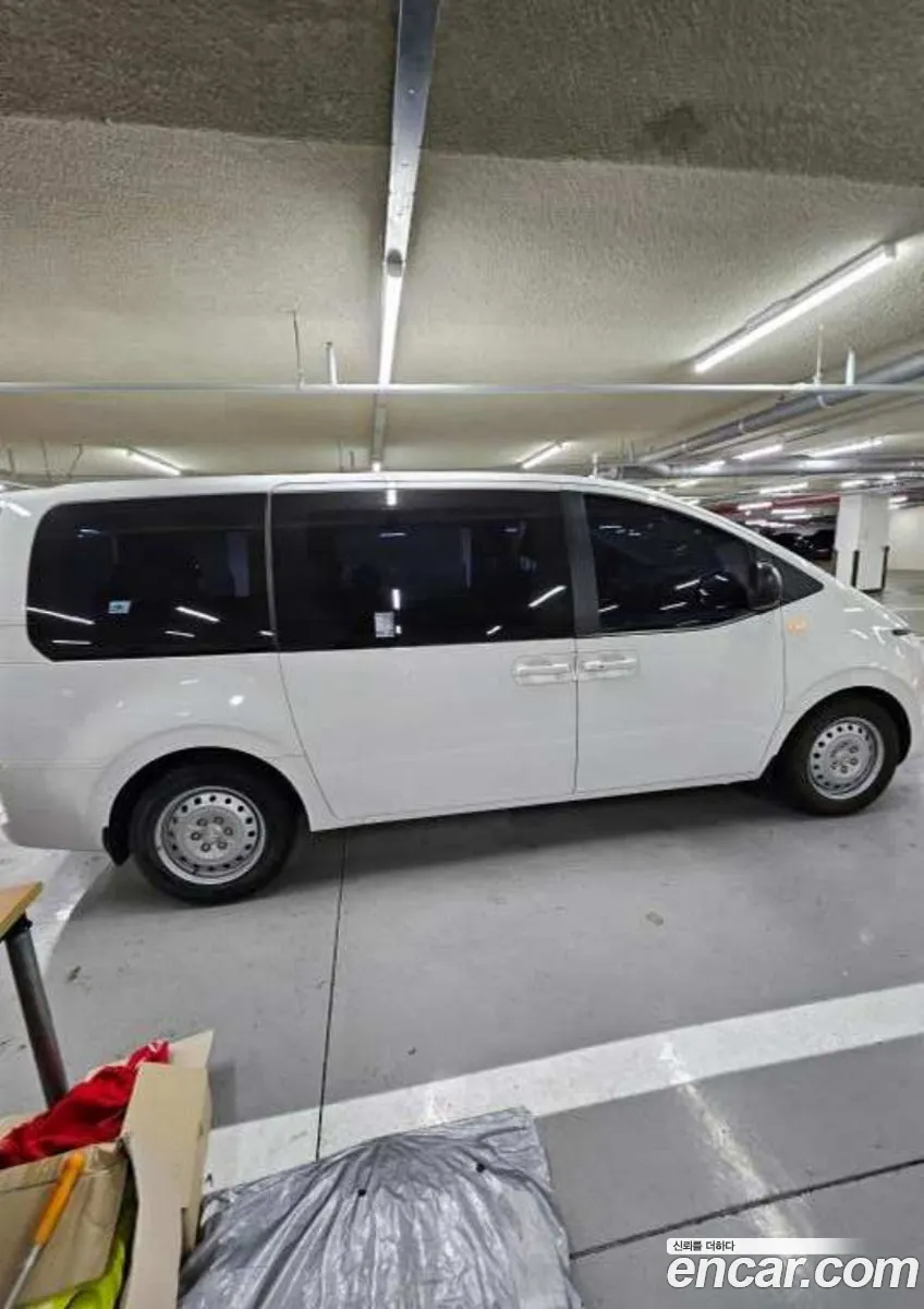 Hyundai Staria 2023 — 5