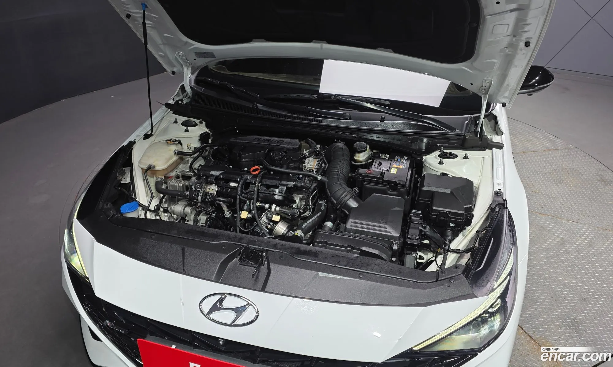 Hyundai Elantra 2021 — 17