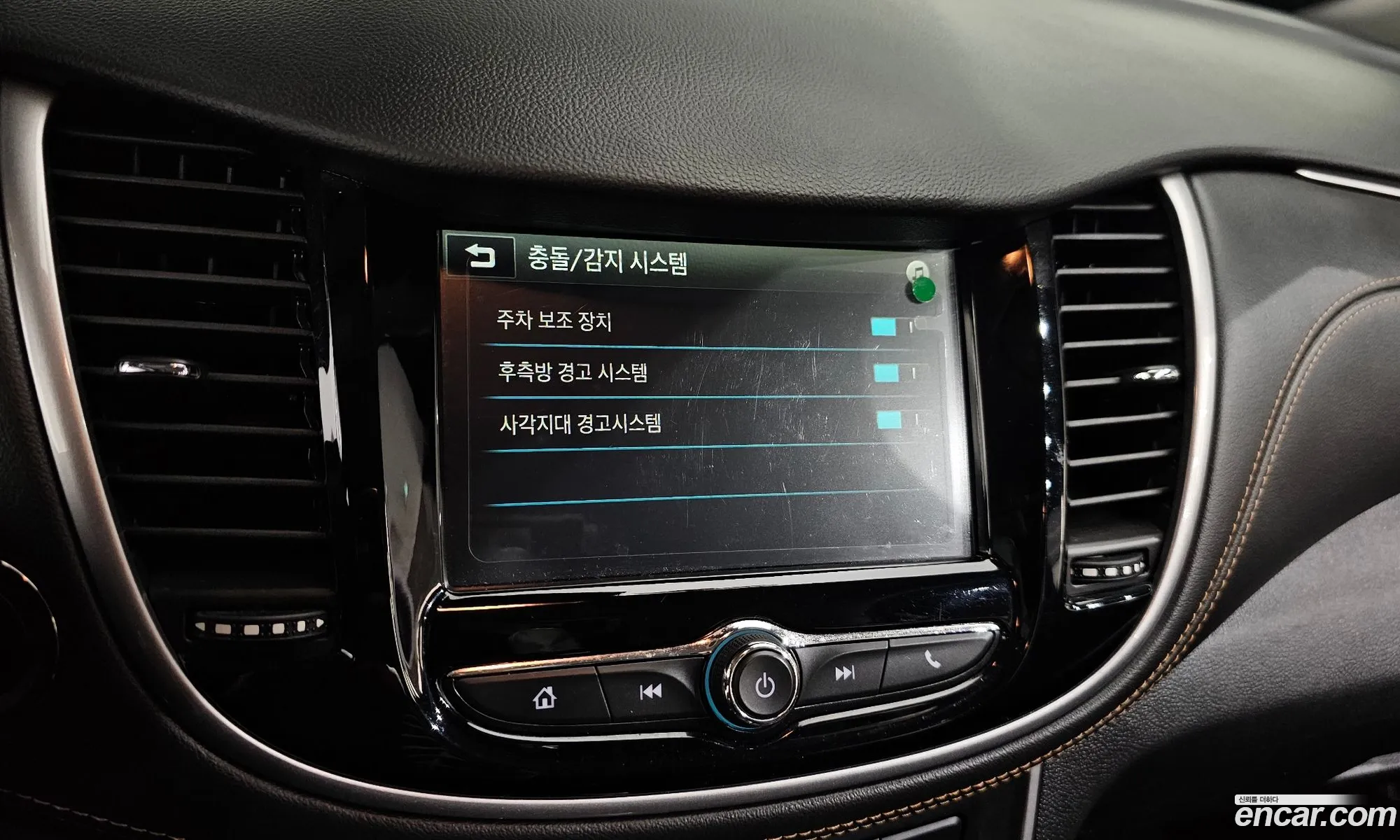 Chevrolet (GM Daewoo) Trax 2017 KLABA76BDHB178095 — 4