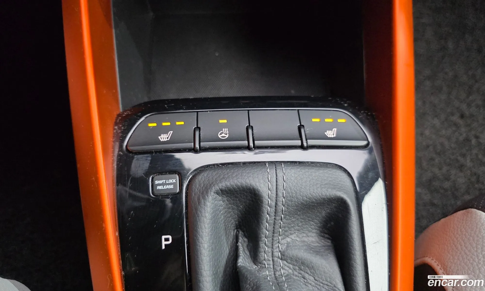 Kia Stonic 2018 KNADE815GJS174687 — 4