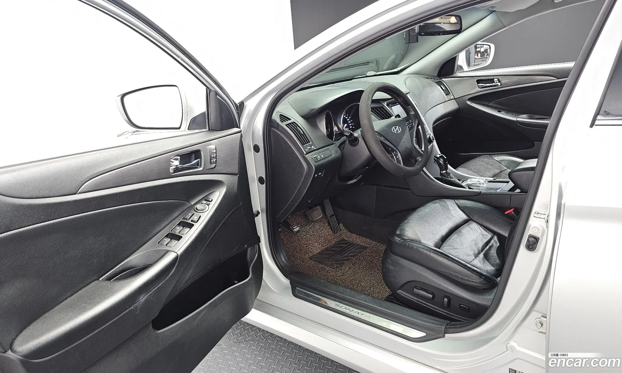 Hyundai Sonata Hybrid 2011 KMHEC415BCA009377 — 8
