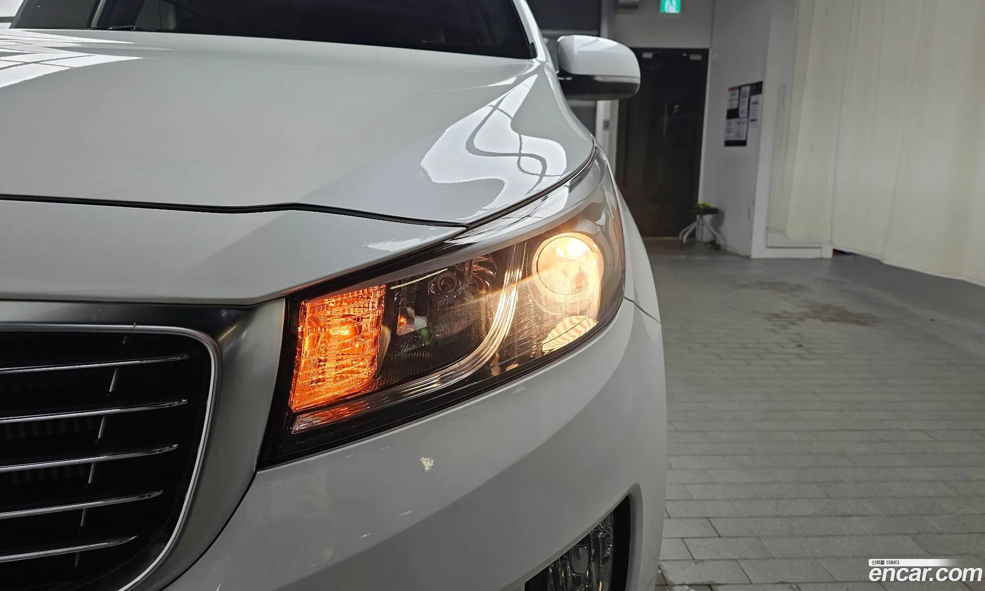 Kia Carnival 2017 KNHMF37ABHS300818 — 32