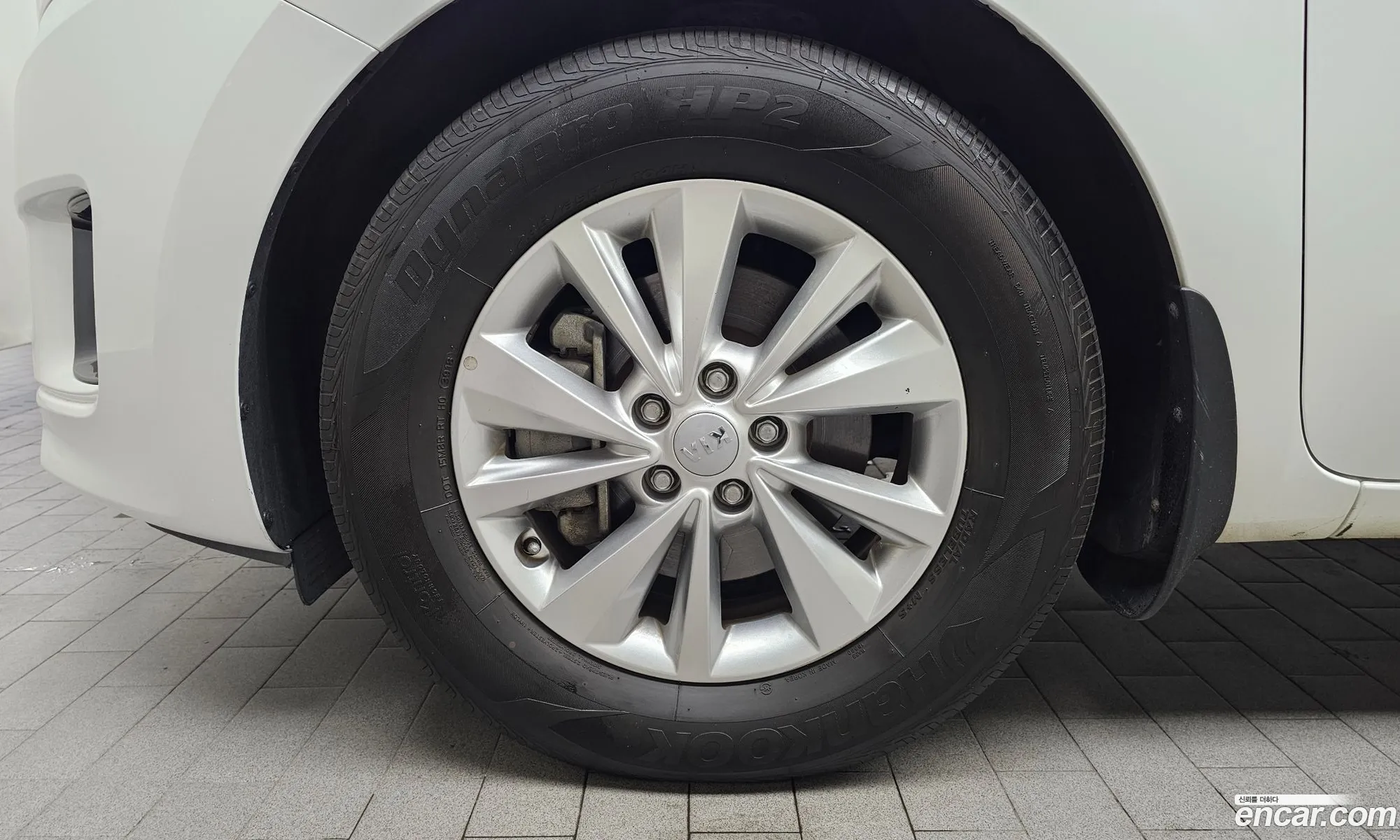 Kia Carnival 2017 KNHMF37ABHS300818 — 19