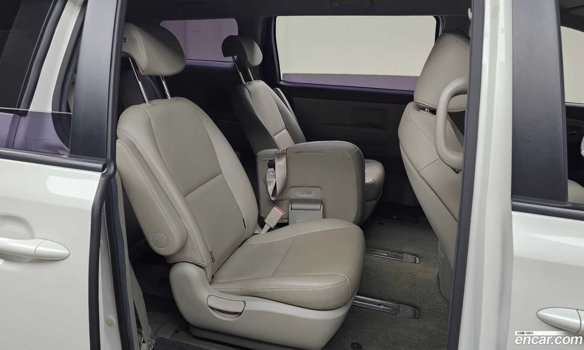 Kia Carnival 2017 KNHMF37ABHS300818 — 26
