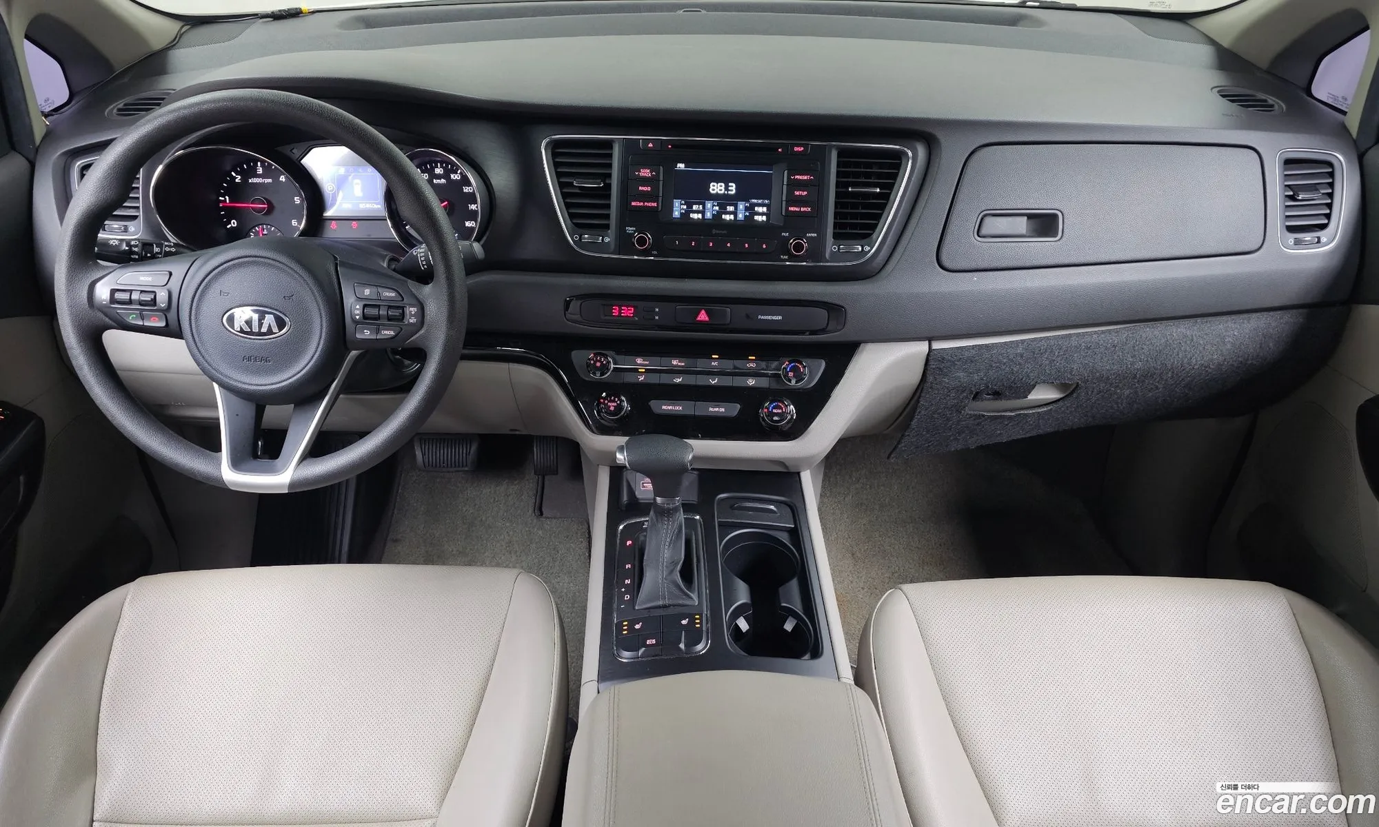 Kia Carnival 2017 KNHMF37ABHS300818 — 10