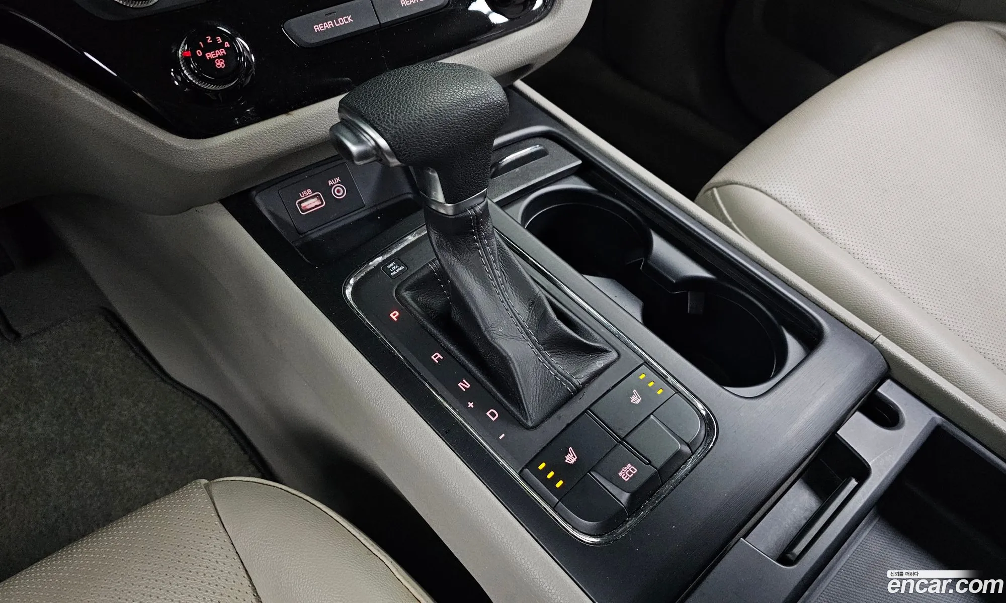 Kia Carnival 2017 KNHMF37ABHS300818 — 24