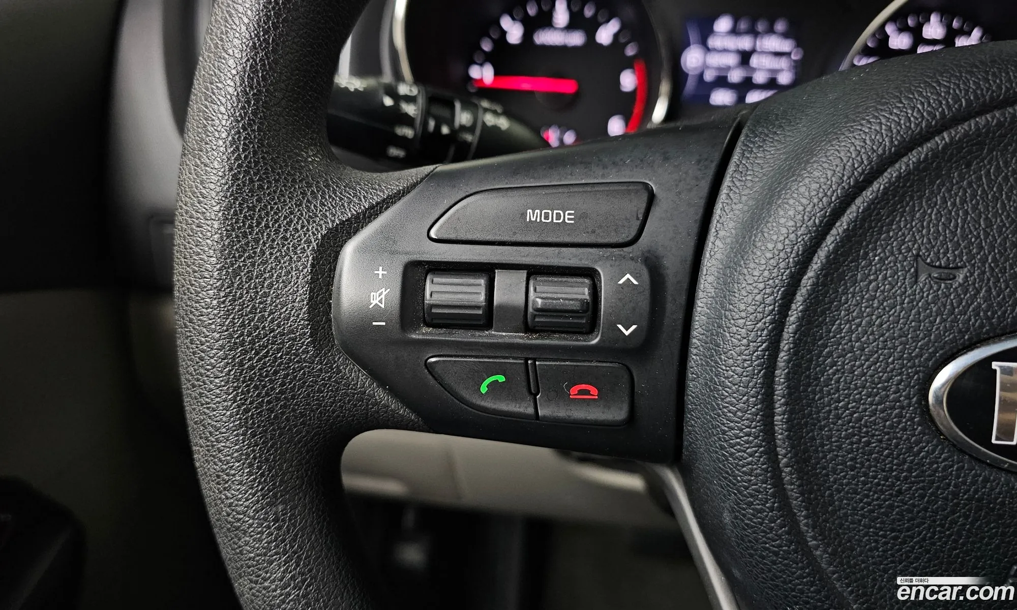 Kia Carnival 2017 KNHMF37ABHS300818 — 13