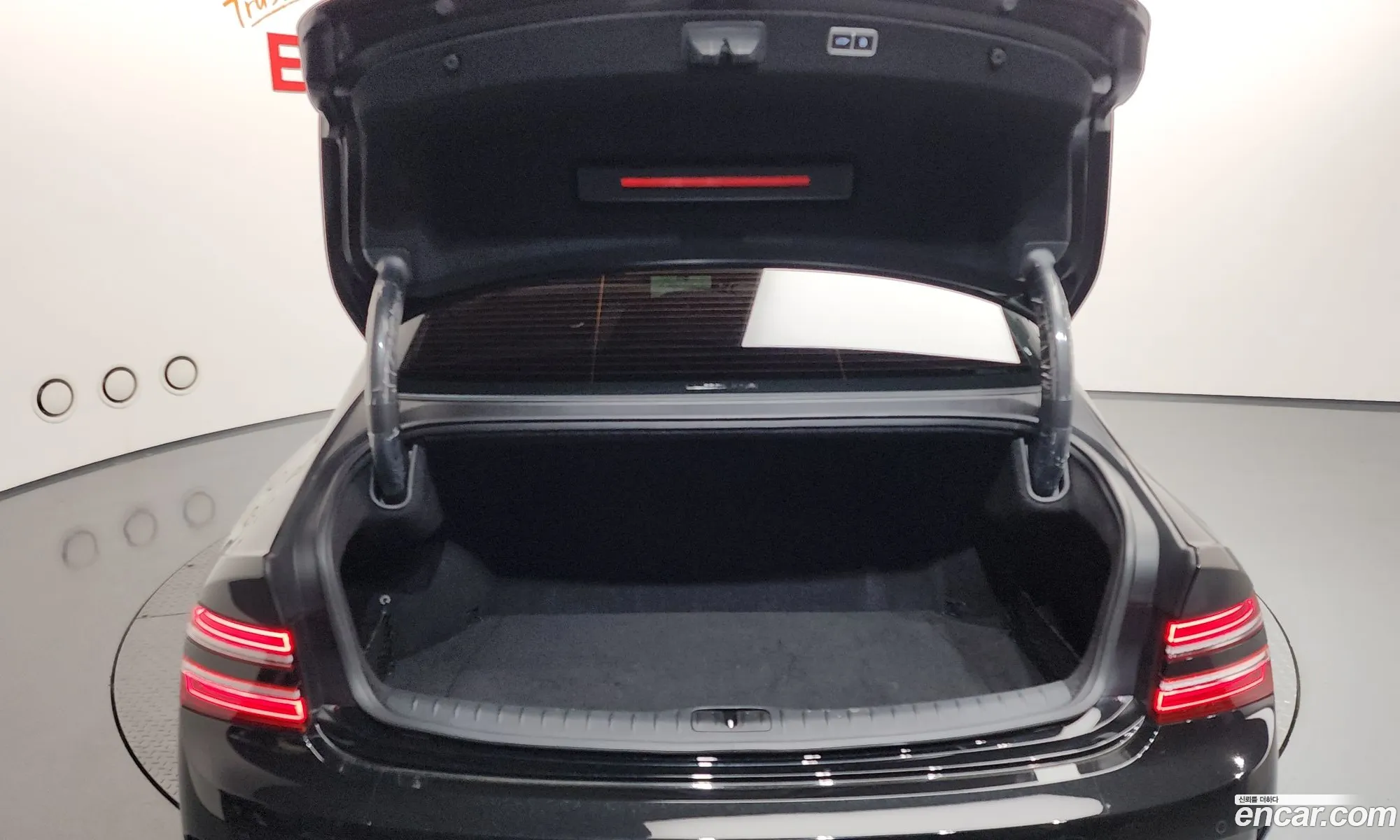 Genesis Electrified G80 2022 — 15