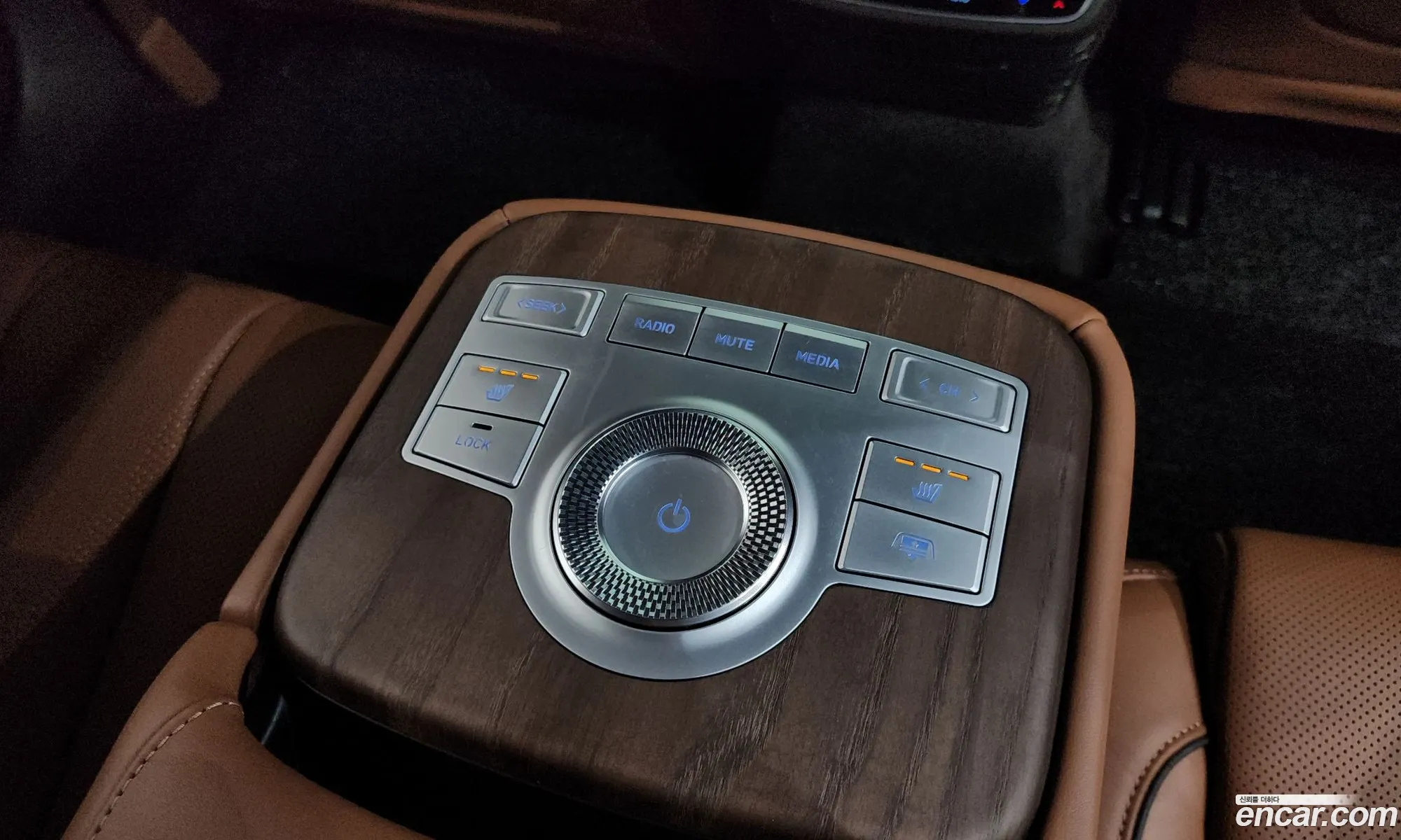 Genesis Electrified G80 2022 — 35