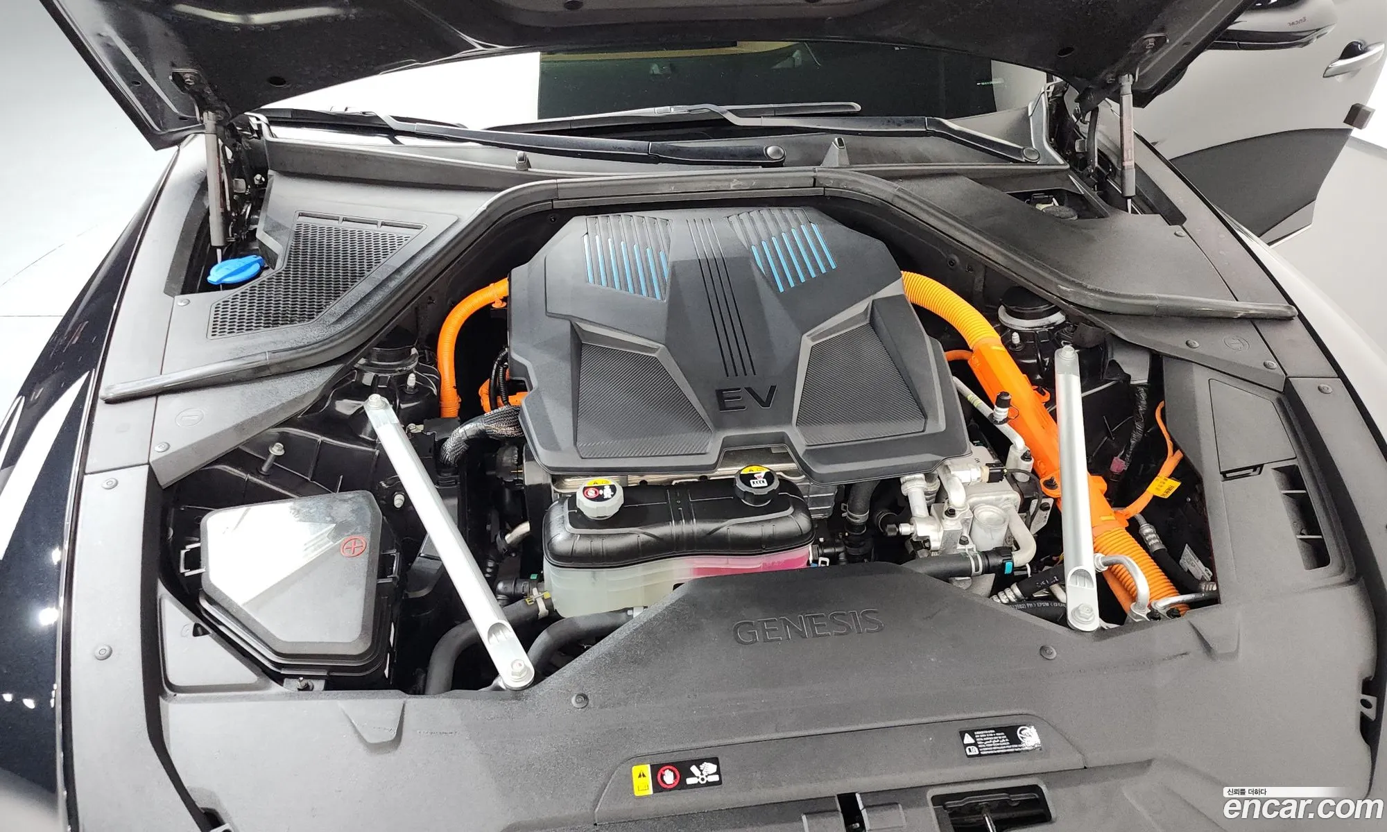 Genesis Electrified G80 2022 — 24