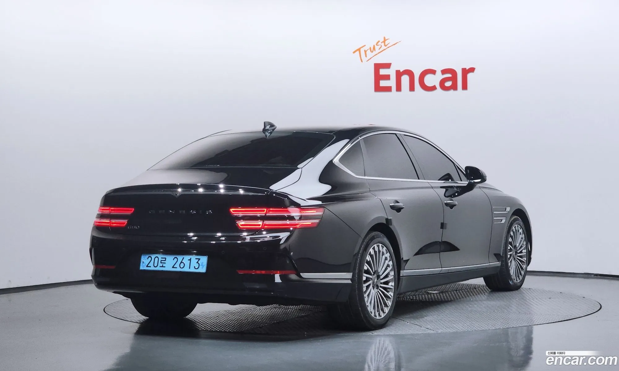 Genesis Electrified G80 2022 — 30