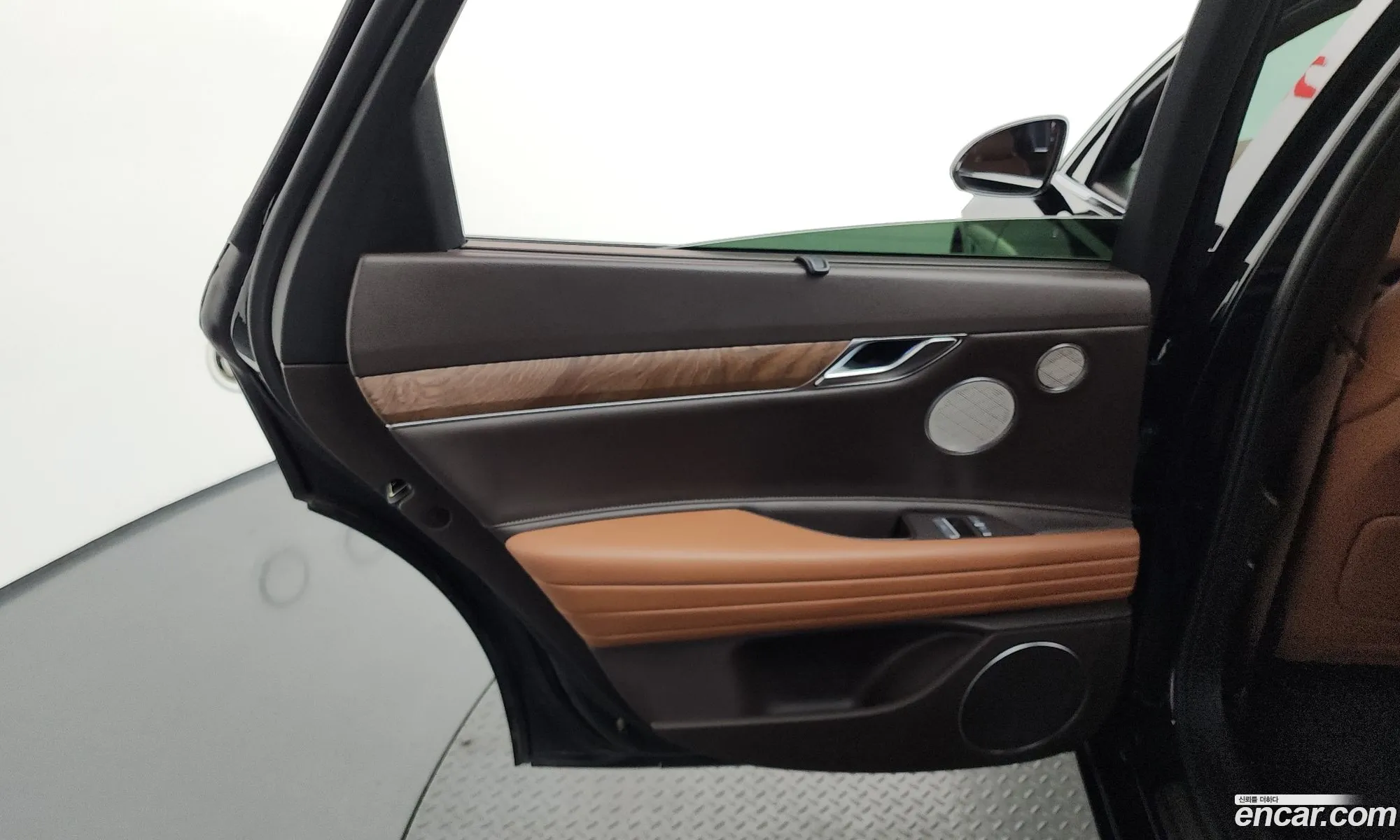 Genesis Electrified G80 2022 — 9