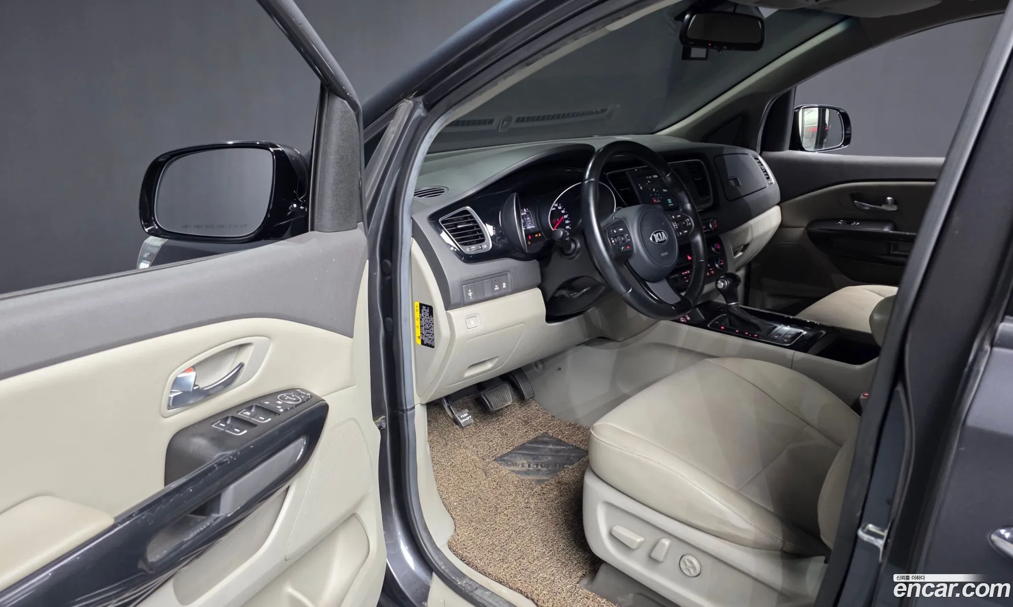 Kia Carnival 2015 — 14