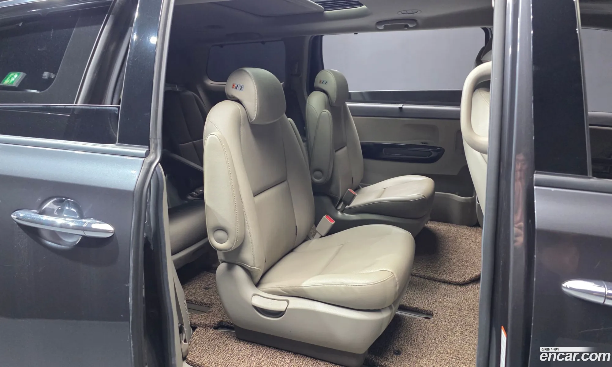 Kia Carnival 2015 — 23