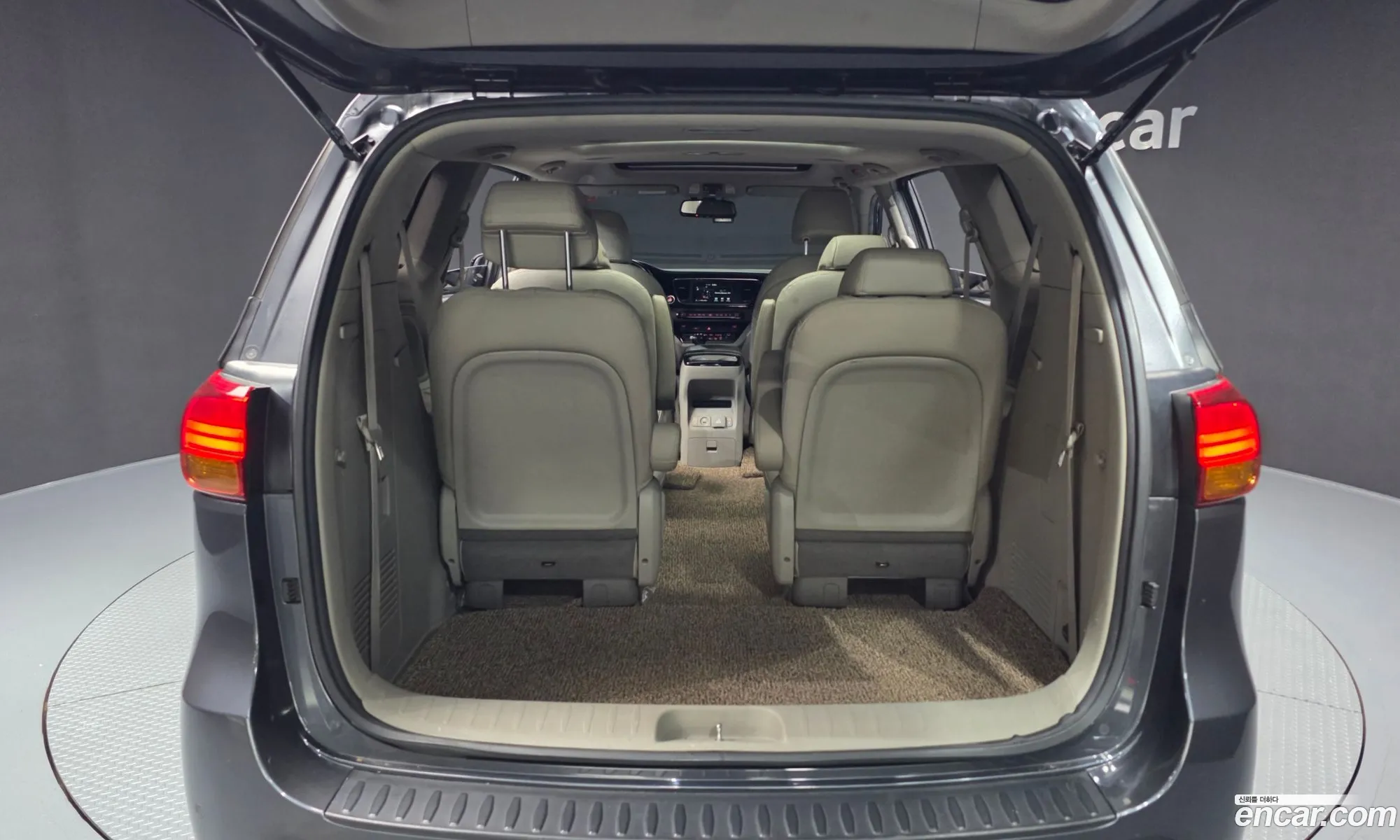 Kia Carnival 2015 — 17