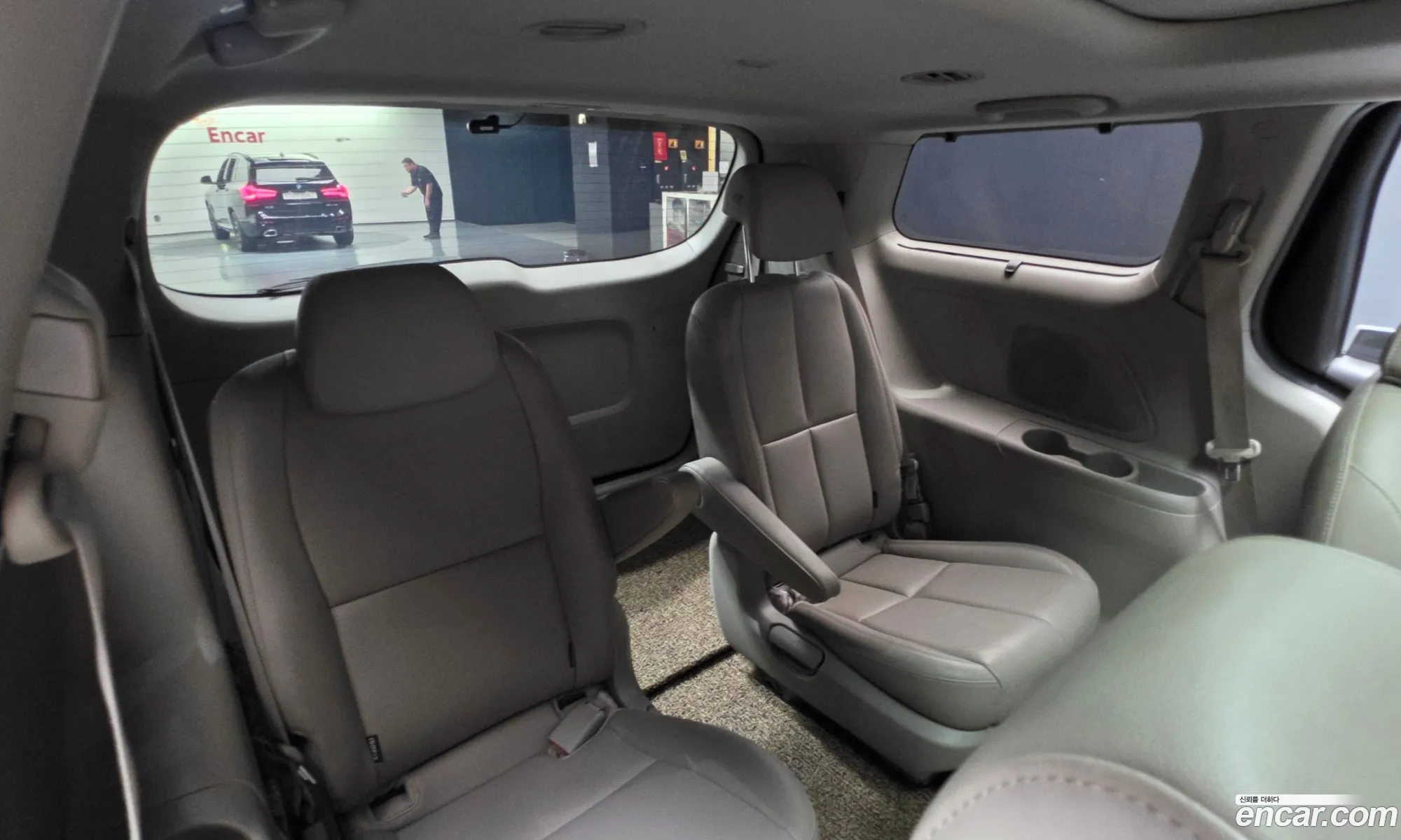 Kia Carnival 2015 — 34