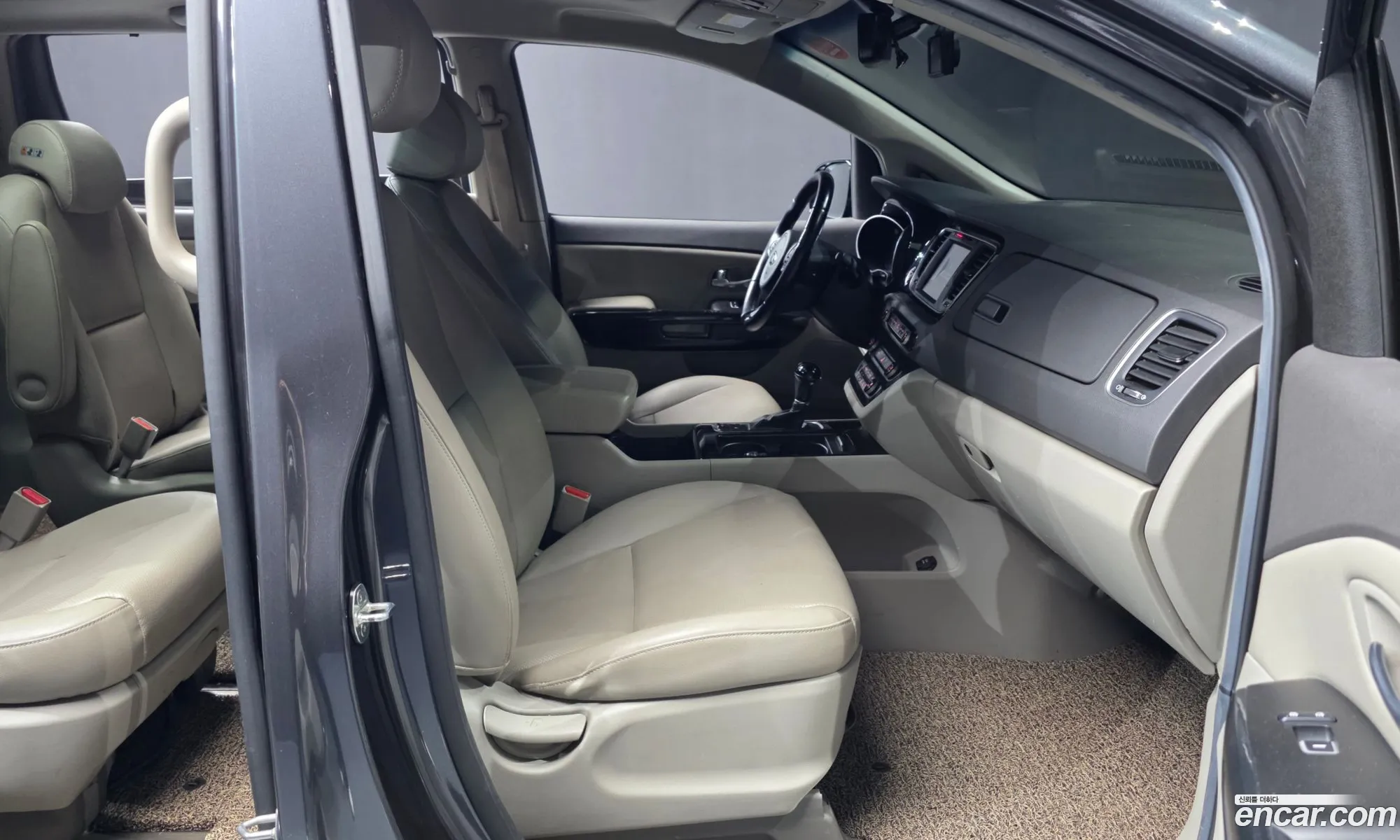 Kia Carnival 2015 — 9