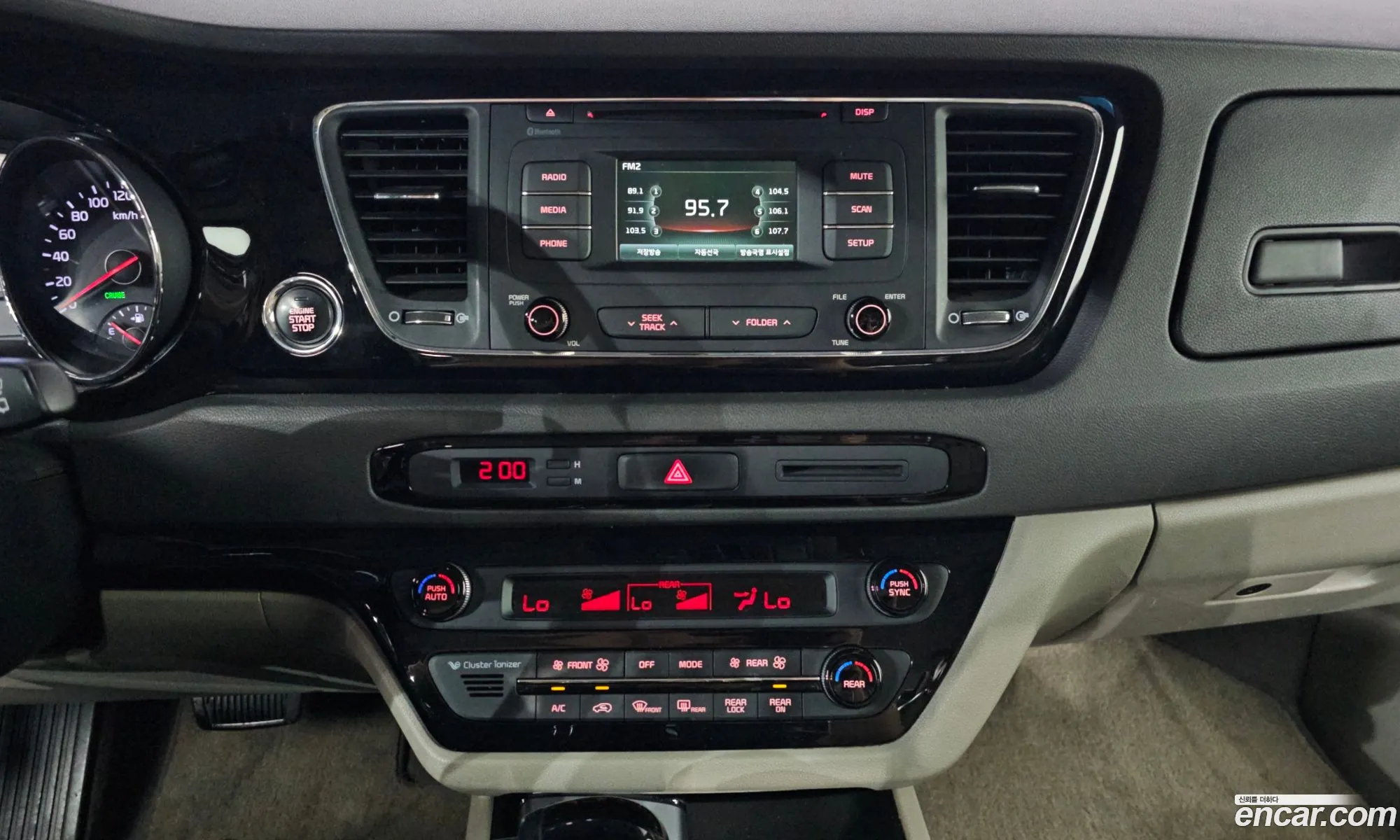 Kia Carnival 2016 KNAMB81ABGS192887 — 4