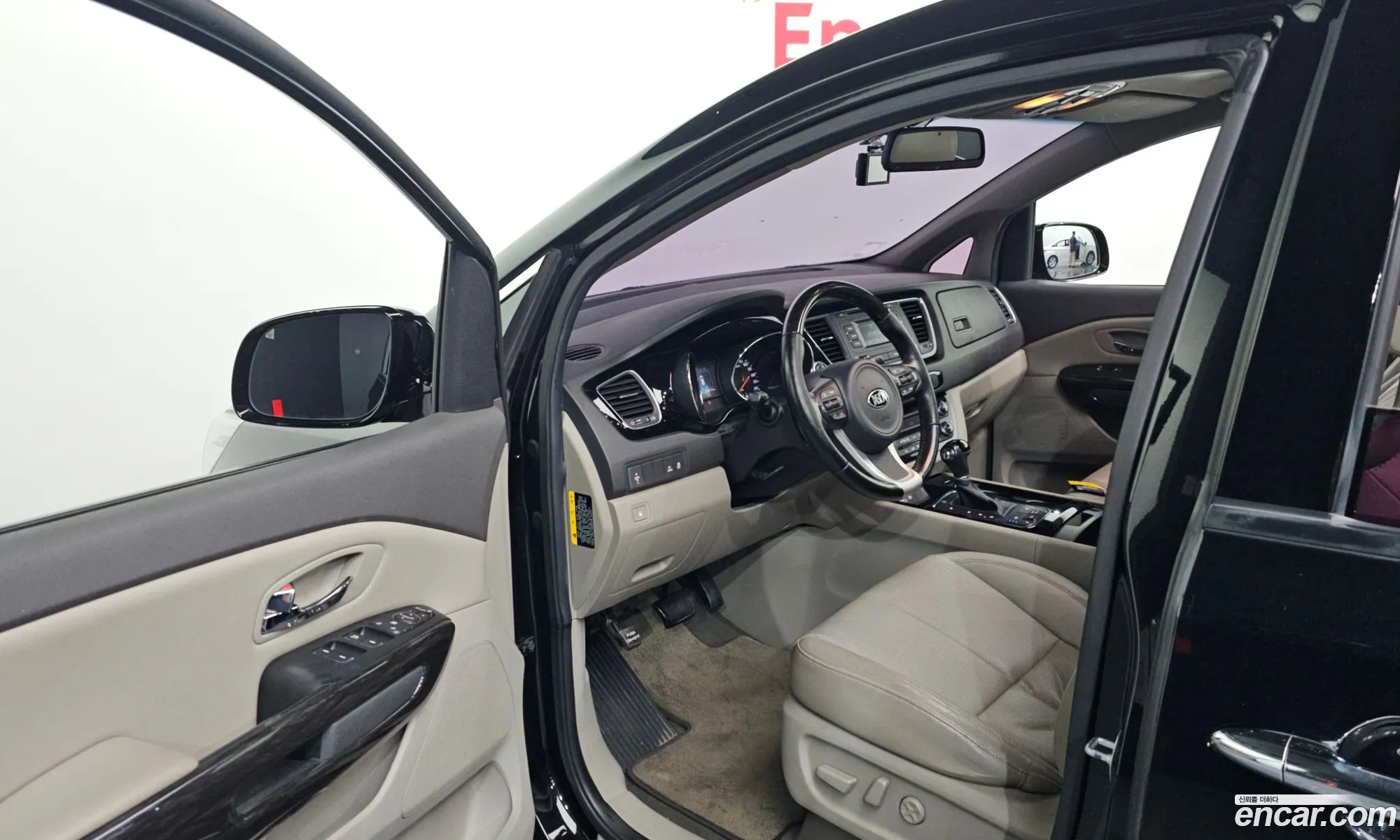 Kia Carnival 2016 KNAMB81ABGS192887 — 26