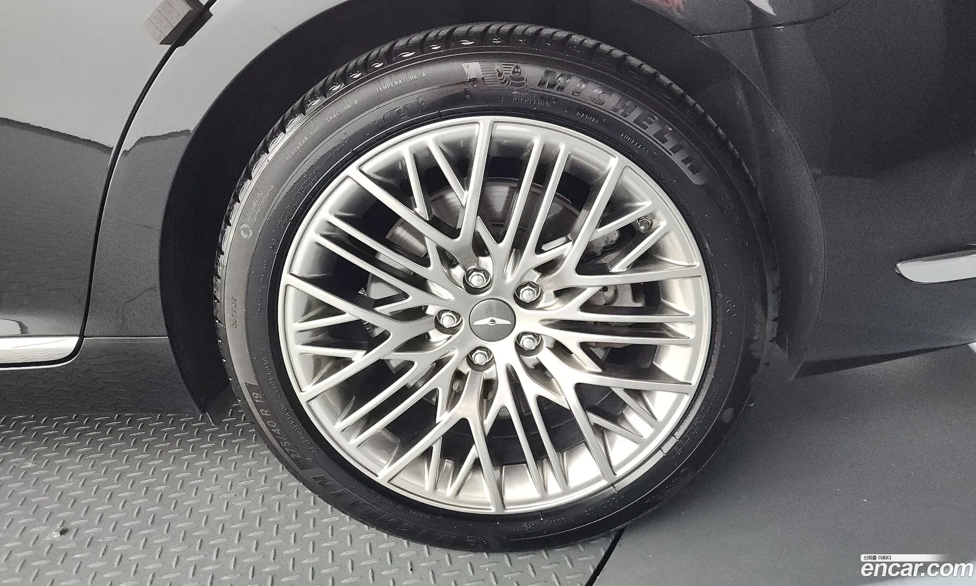 Genesis G90 2021 KMHG241DDMU092609 — 15