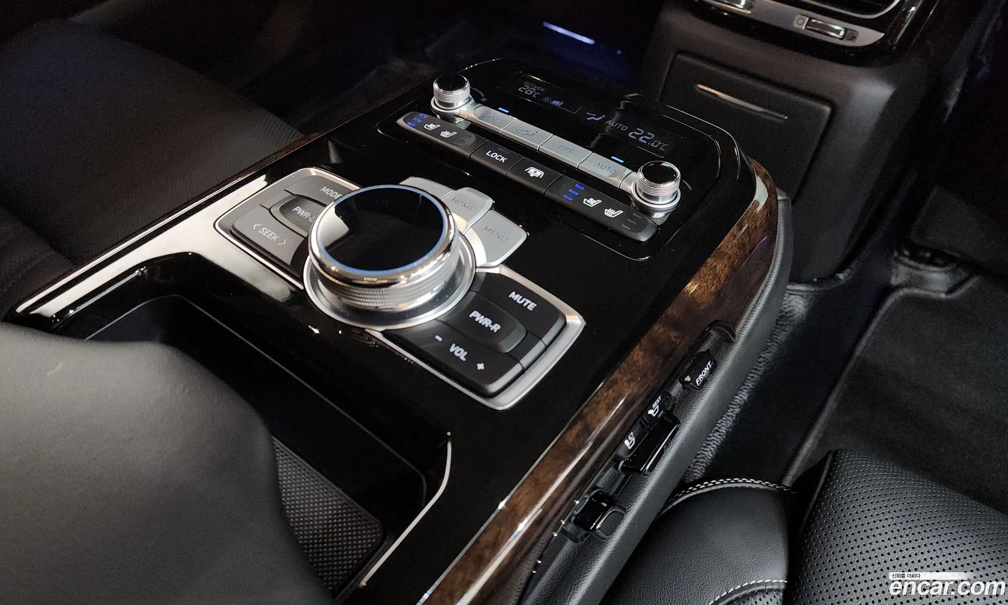 Genesis G90 2021 KMHG241DDMU092609 — 18