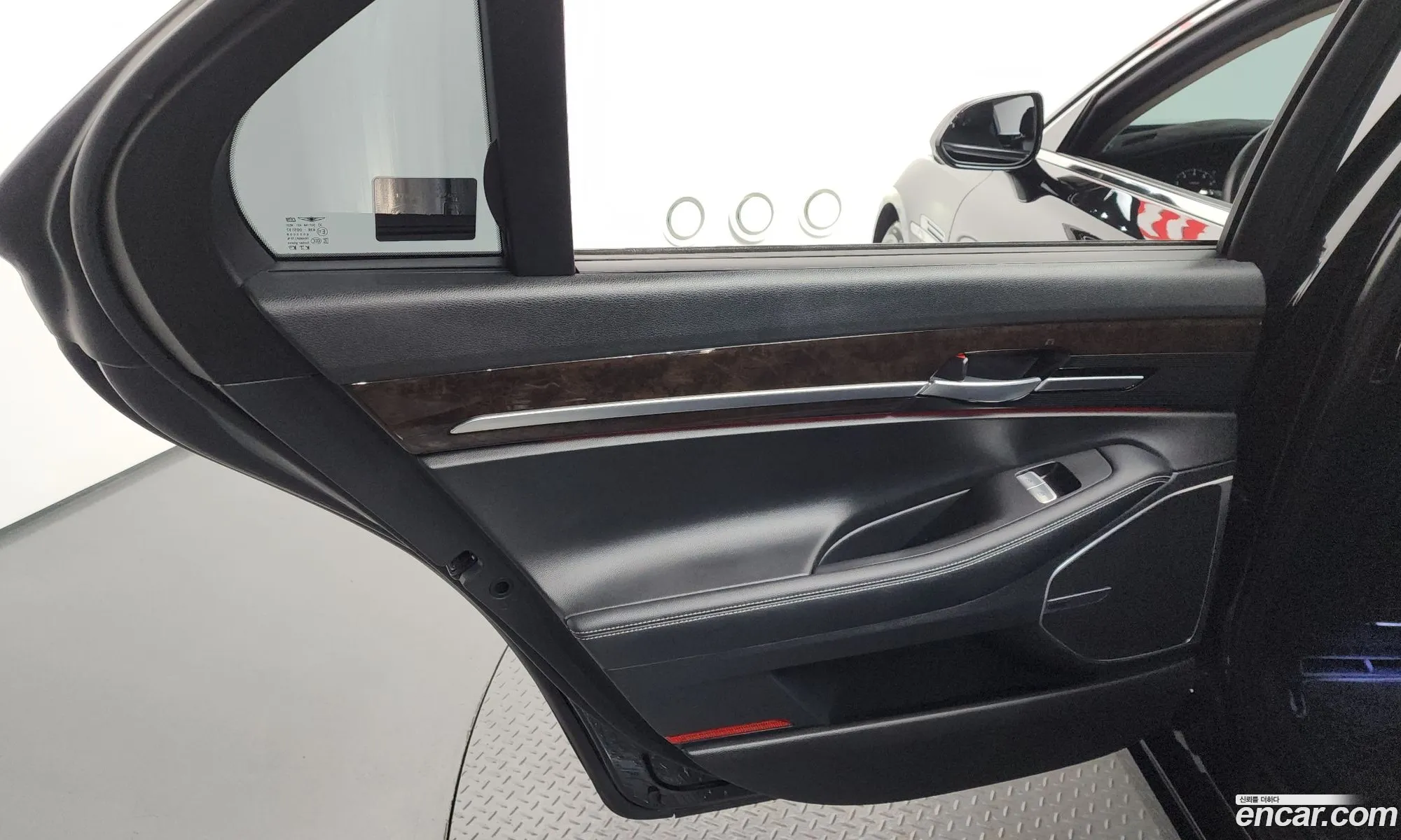 Genesis G90 2021 KMHG241DDMU092609 — 25